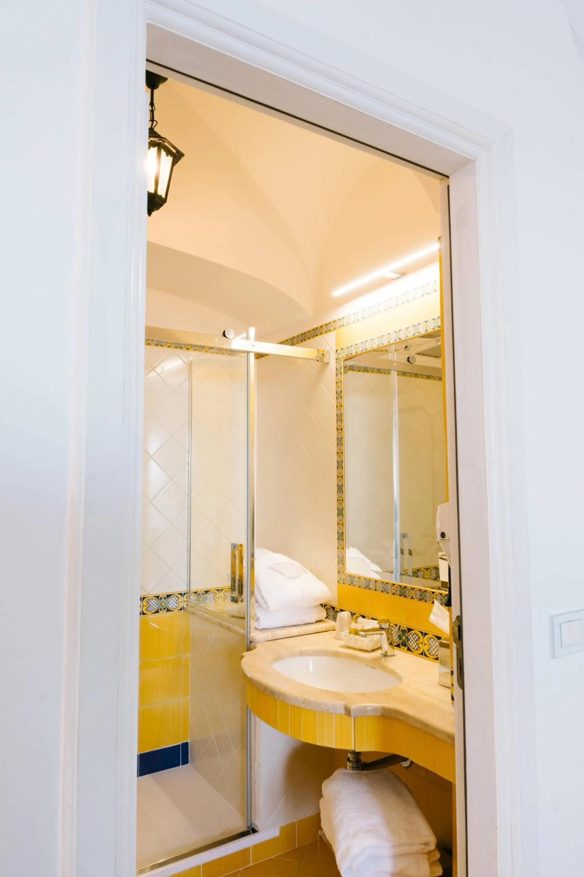 Bathroom in Hotel Conca d'Oro