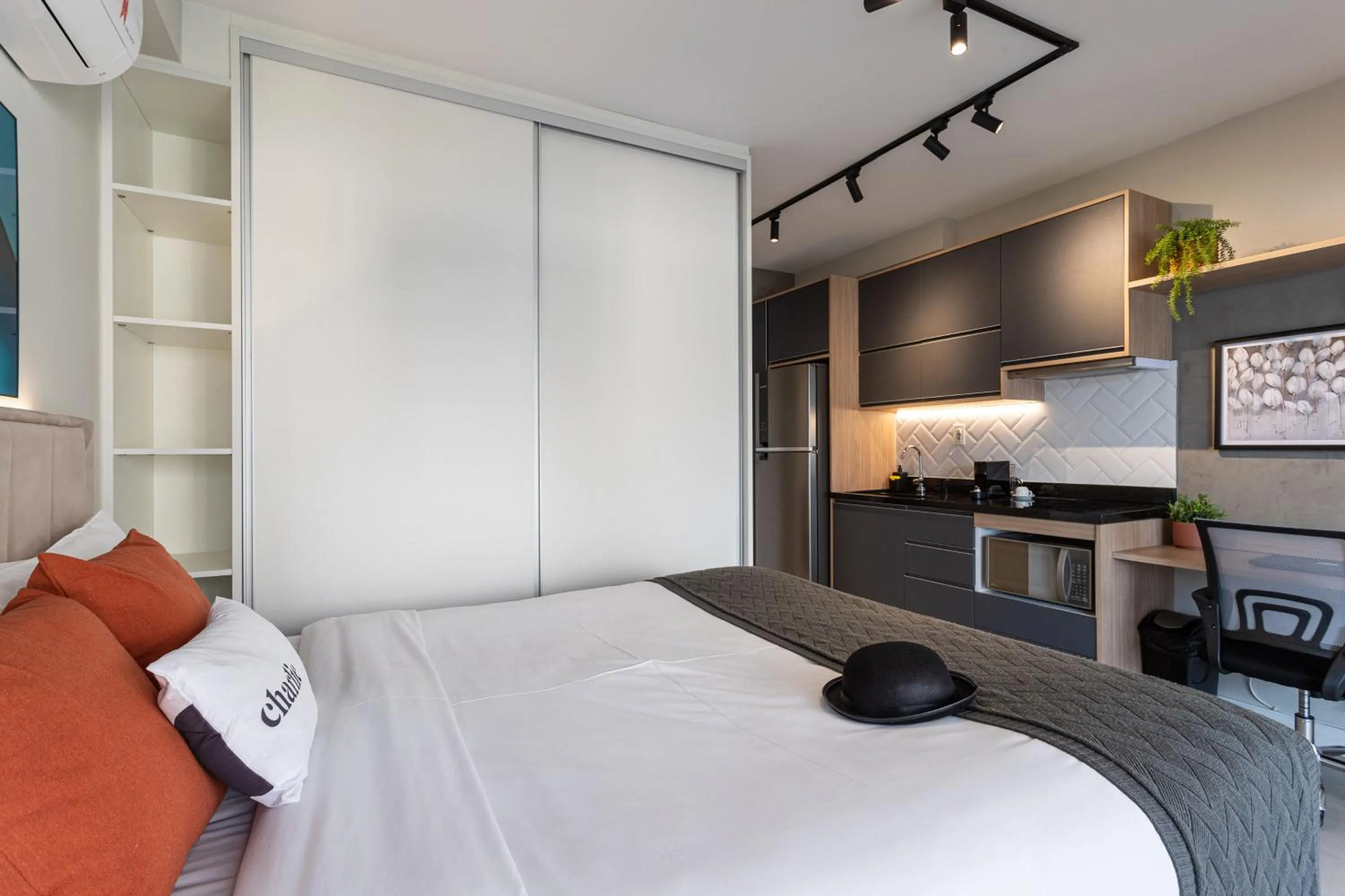 Bed in Charlie Vitrali Moema