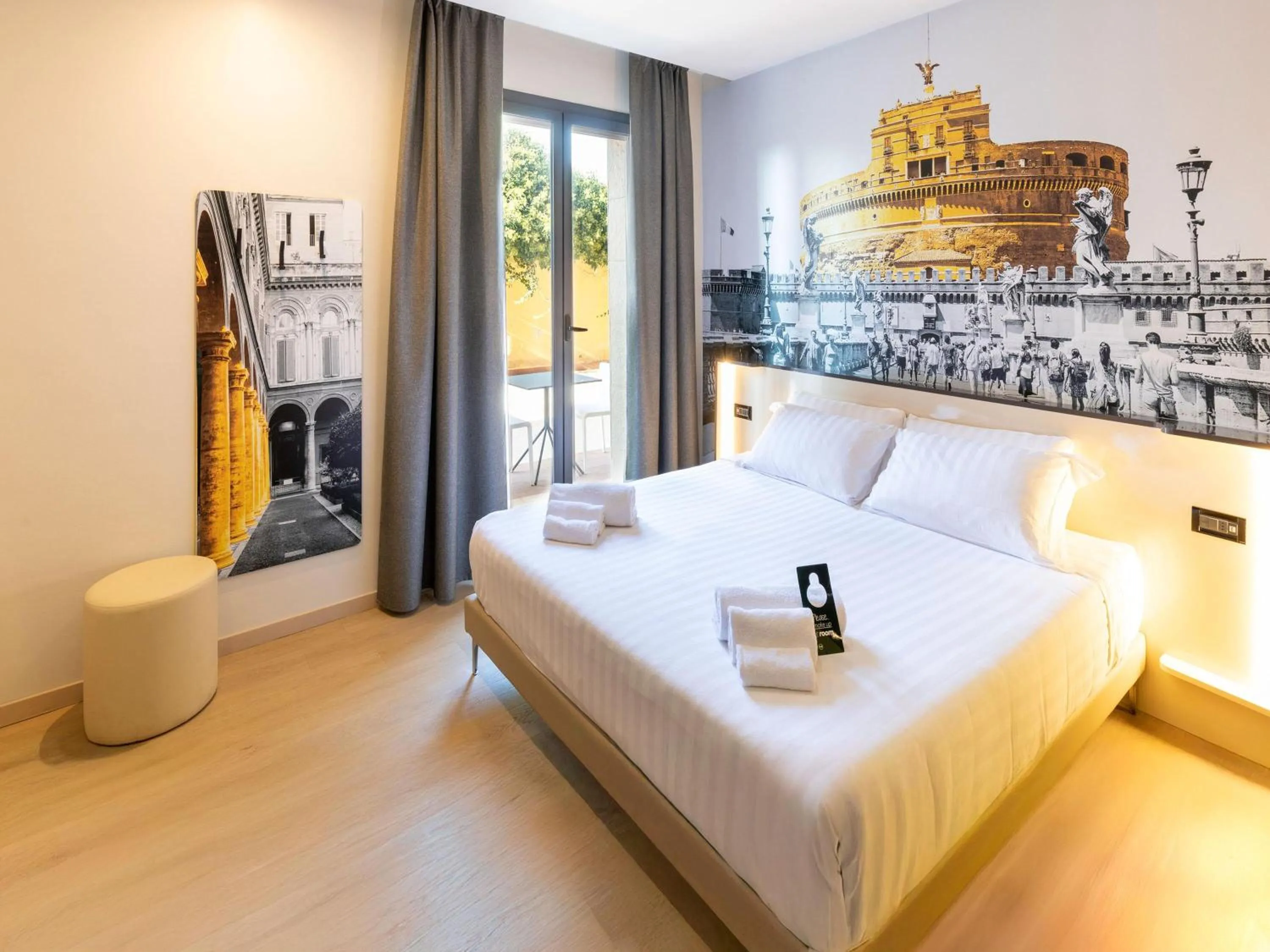 Photo of the whole room, Bed in B&B Hotel Roma Tuscolana San Giovanni