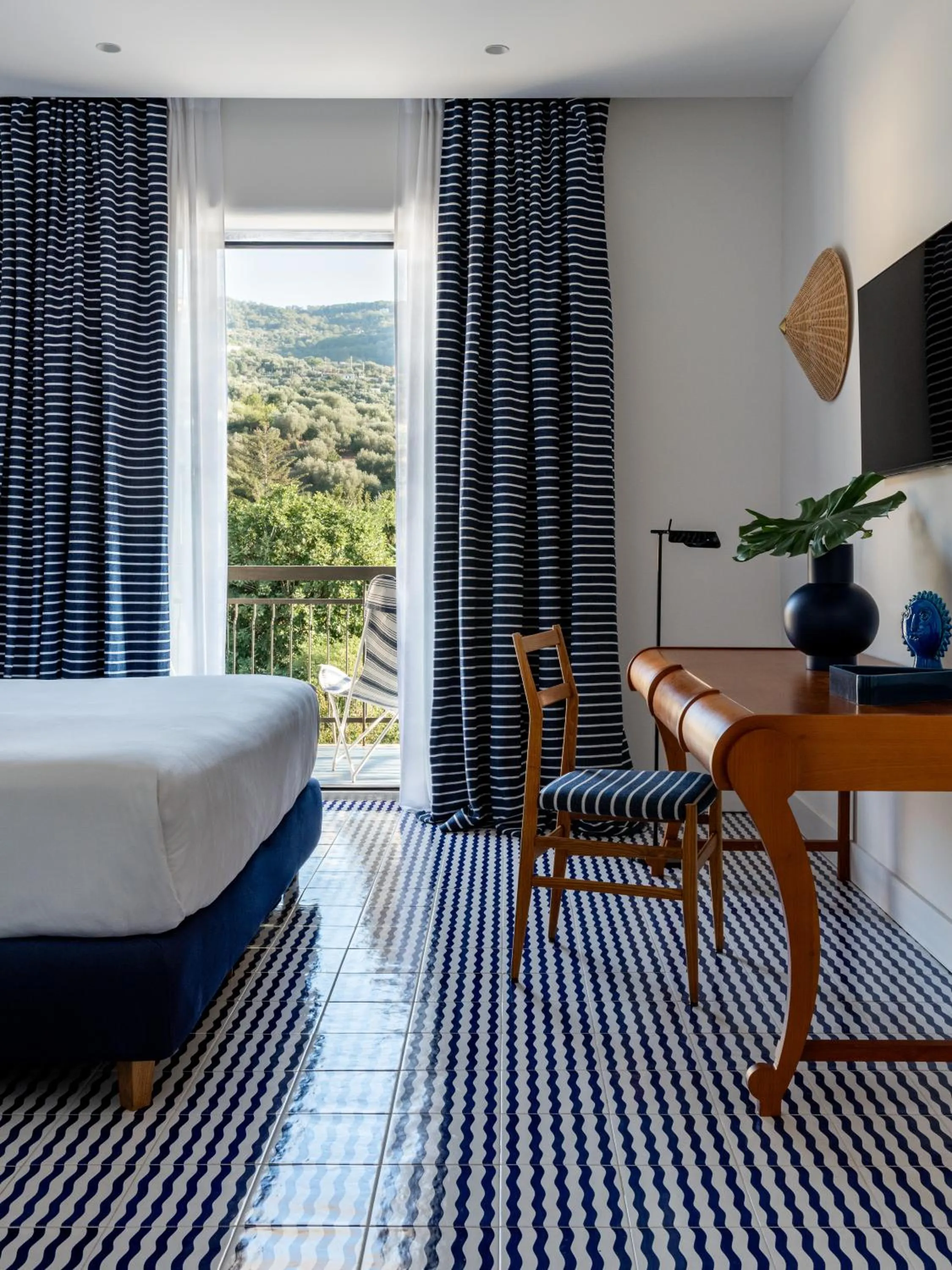 Bedroom, Bed in Grand Hotel Flora