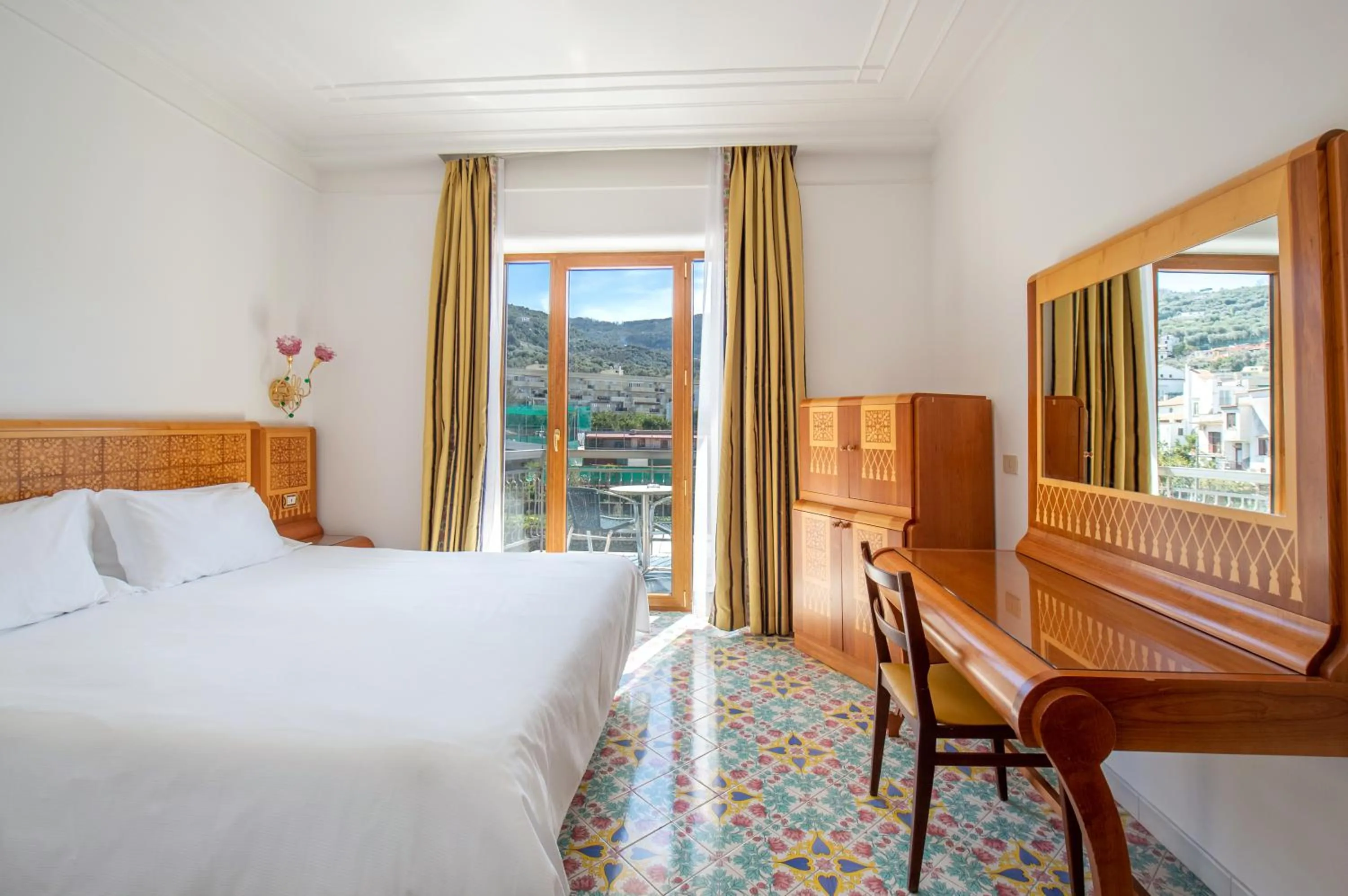 Photo of the whole room, Bed in Grand Hotel Flora