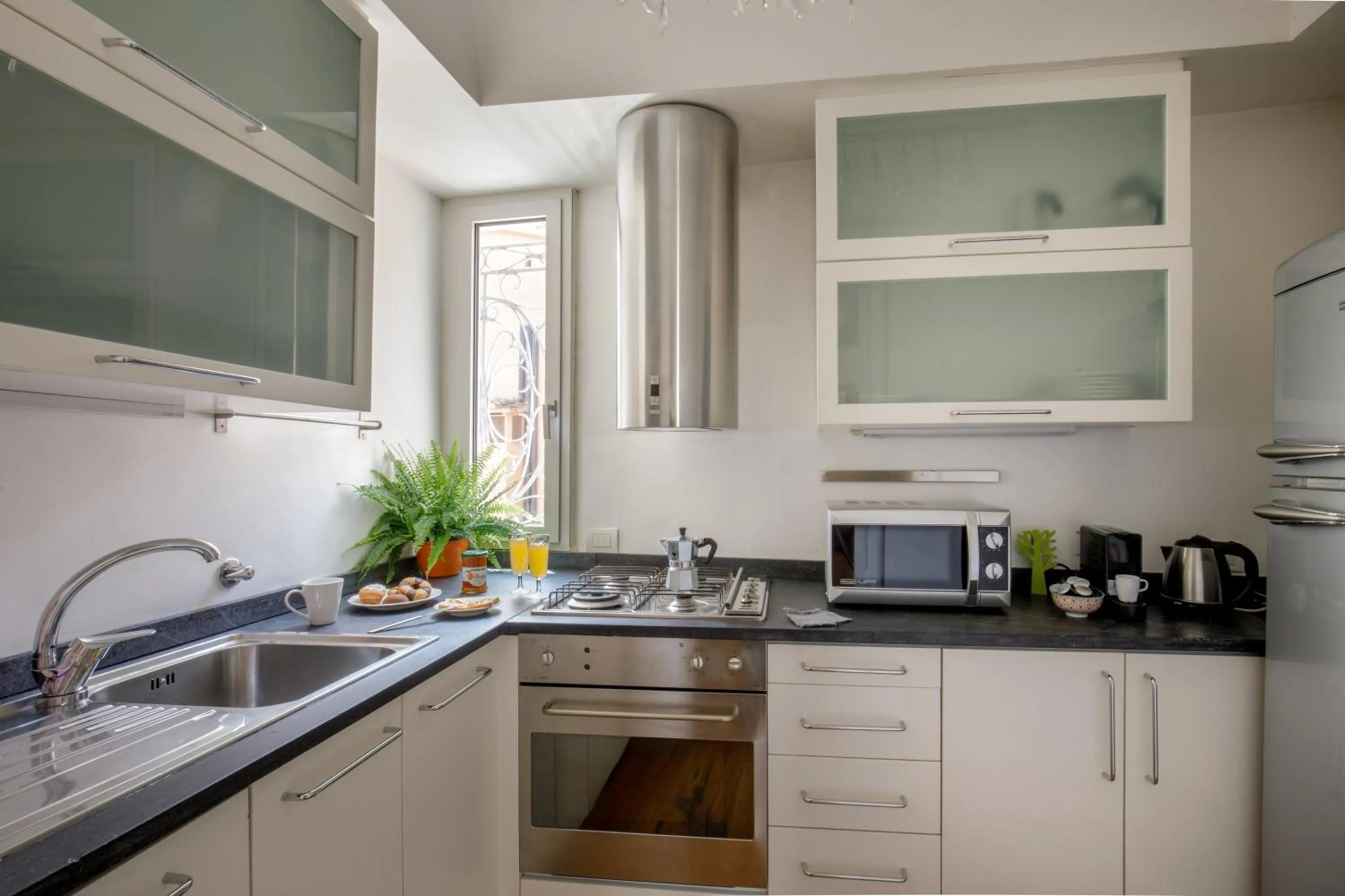 Coffee/tea facilities in The right place 4U Mario de Fiori Apartment