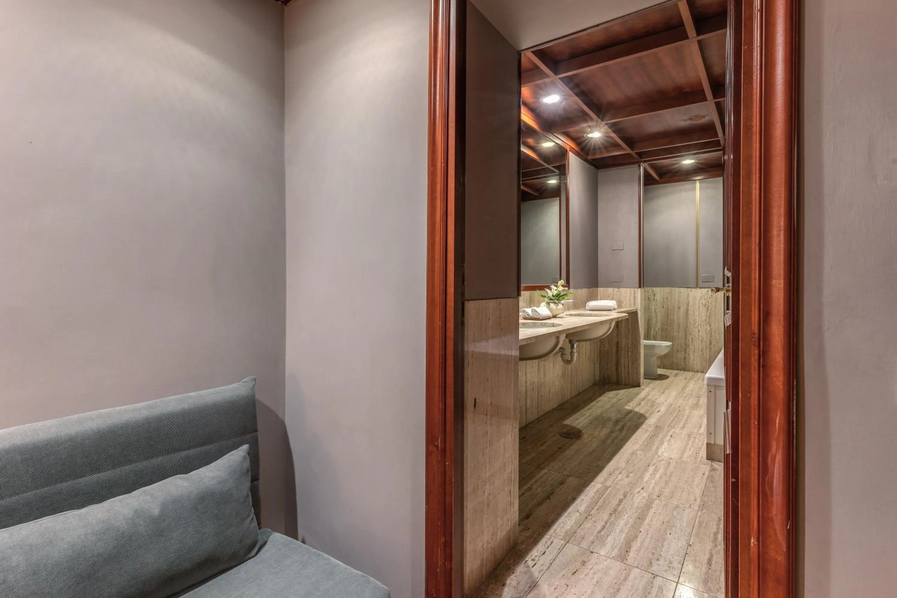 Bathroom in Madison Hotel