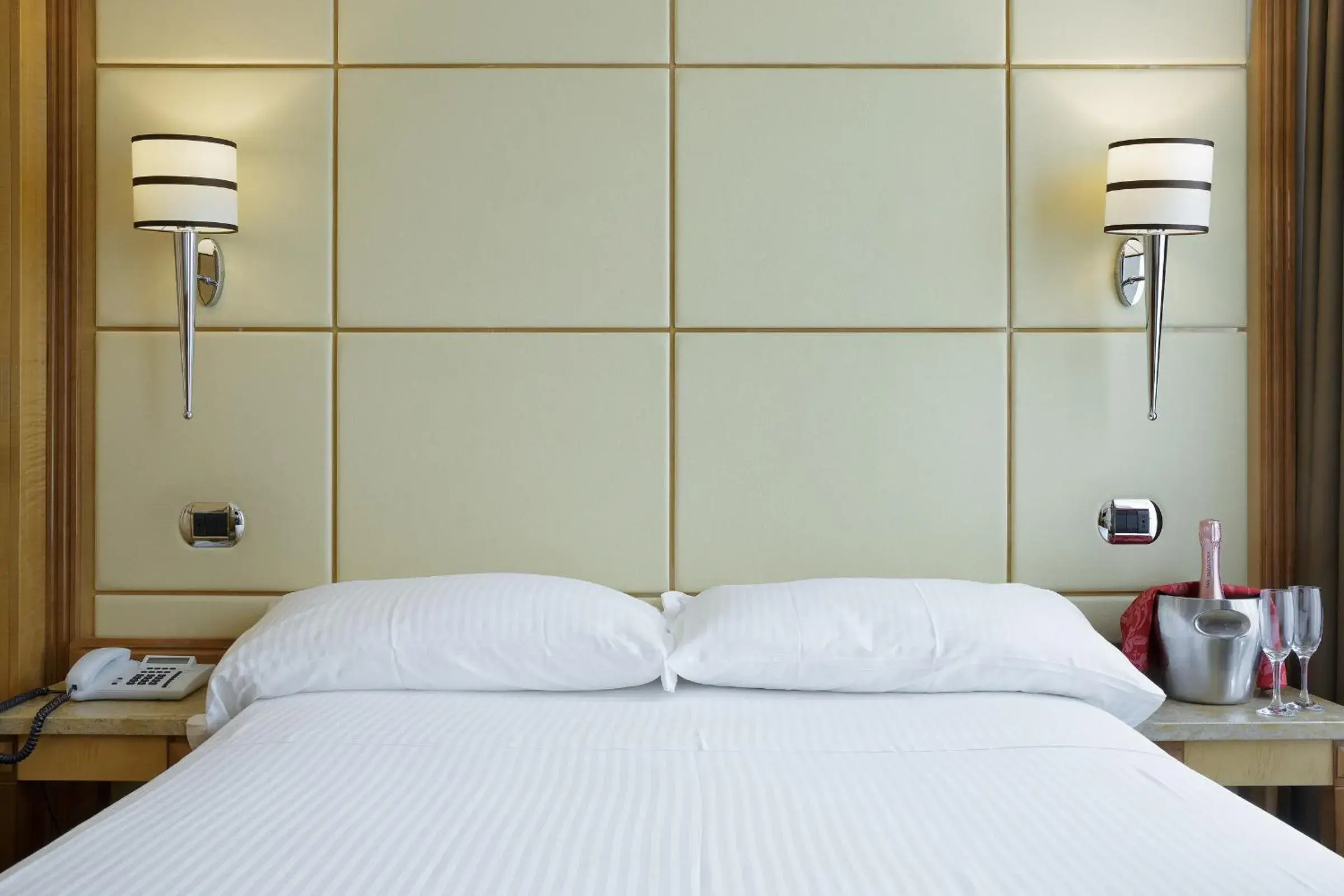 Two Connecting Rooms in Hotel Teco Two Connecting Rooms in Hotel Teco