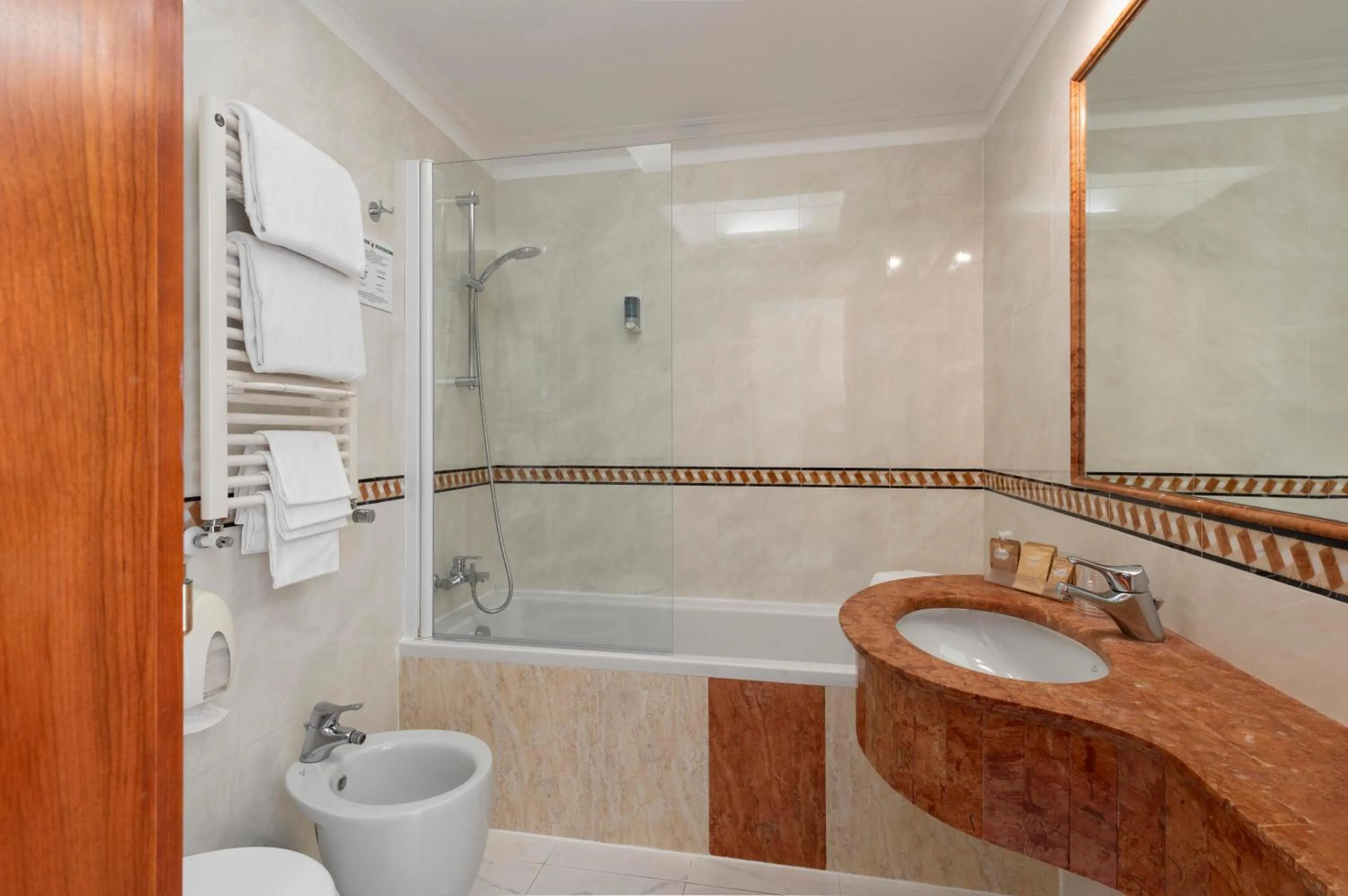 Toilet in Hotel Hiberia