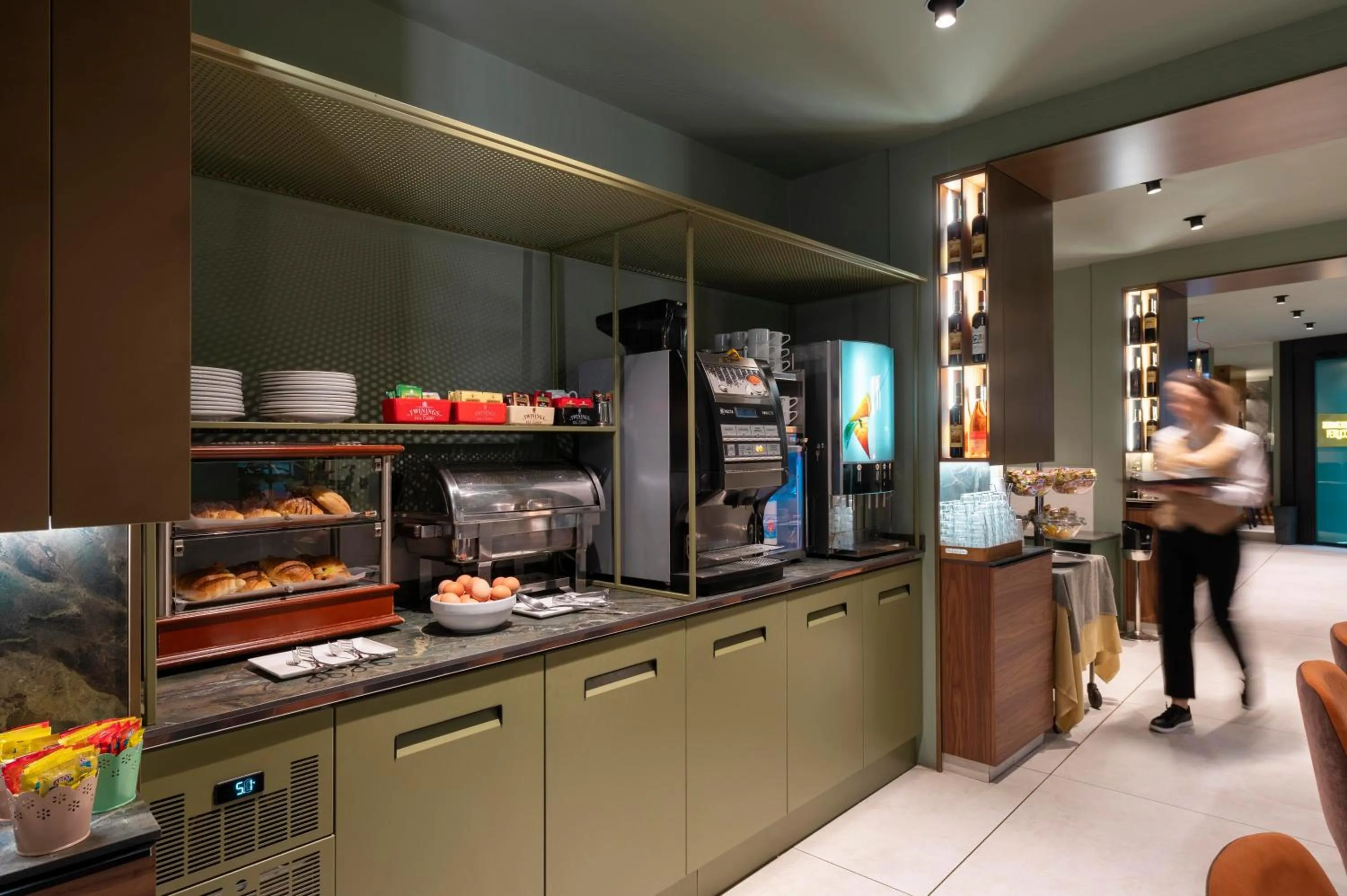 Buffet breakfast in Hotel Hiberia