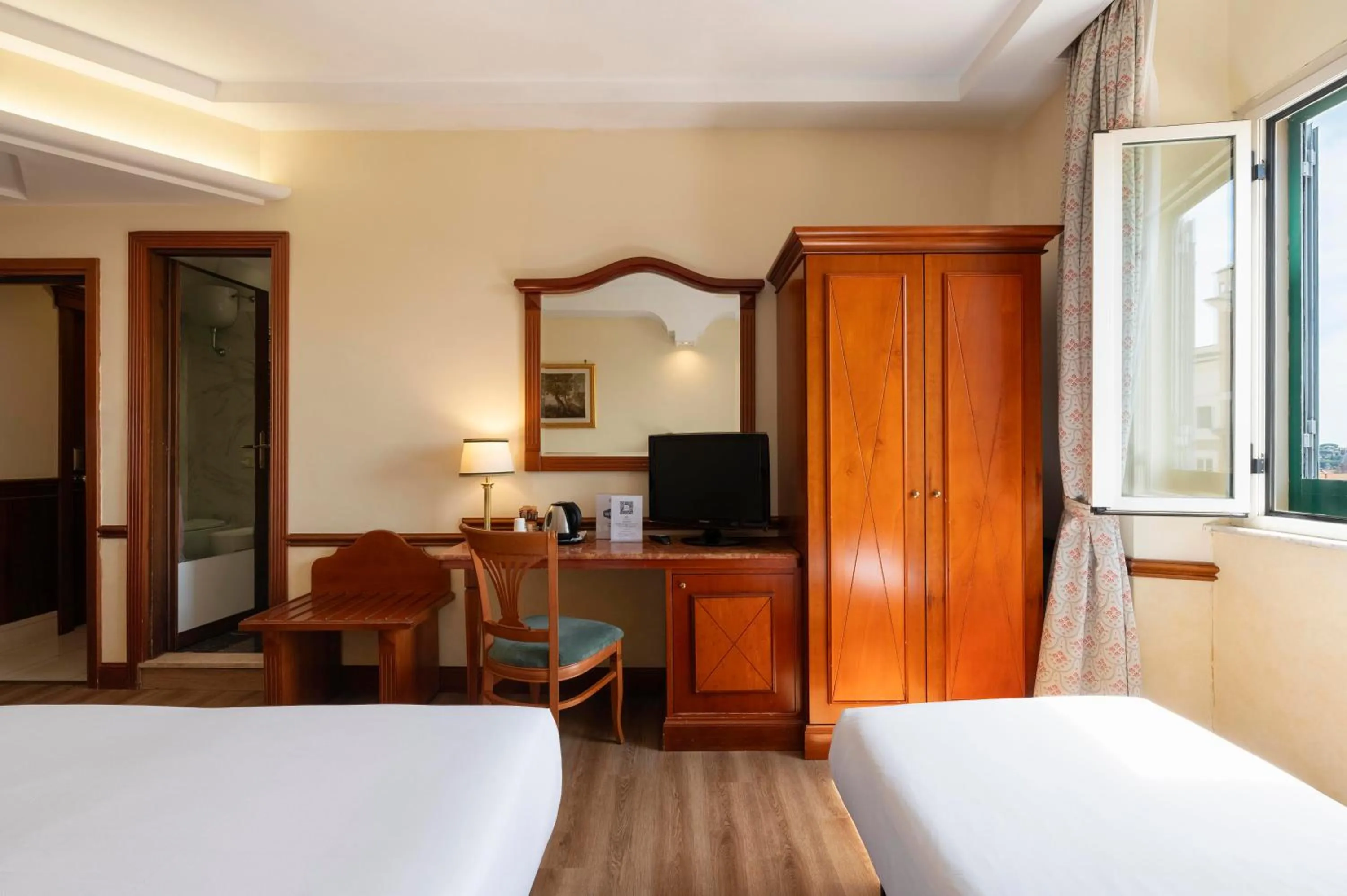 Photo of the whole room, Bed in Hotel Hiberia