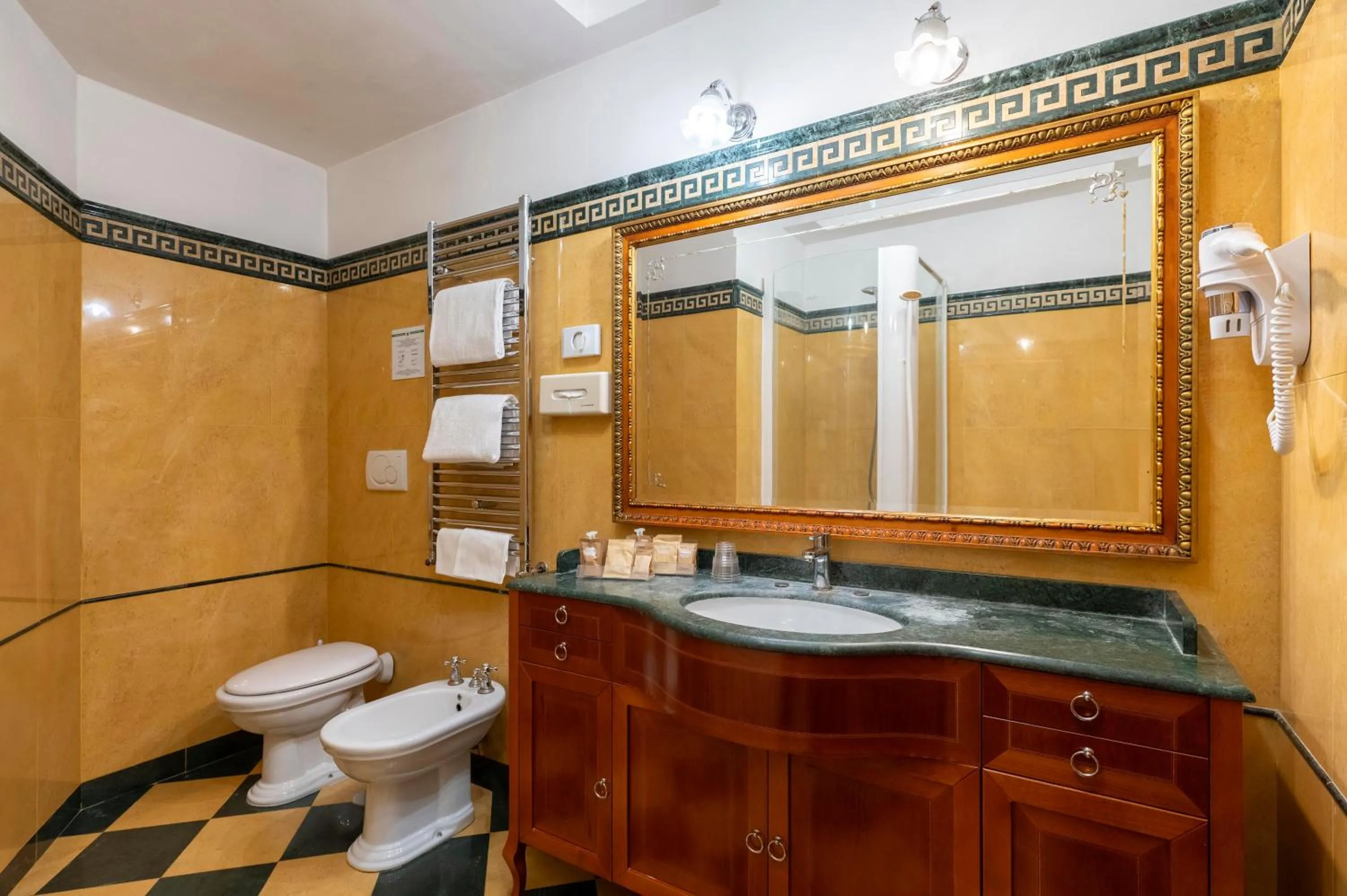 Bathroom in Hotel Hiberia