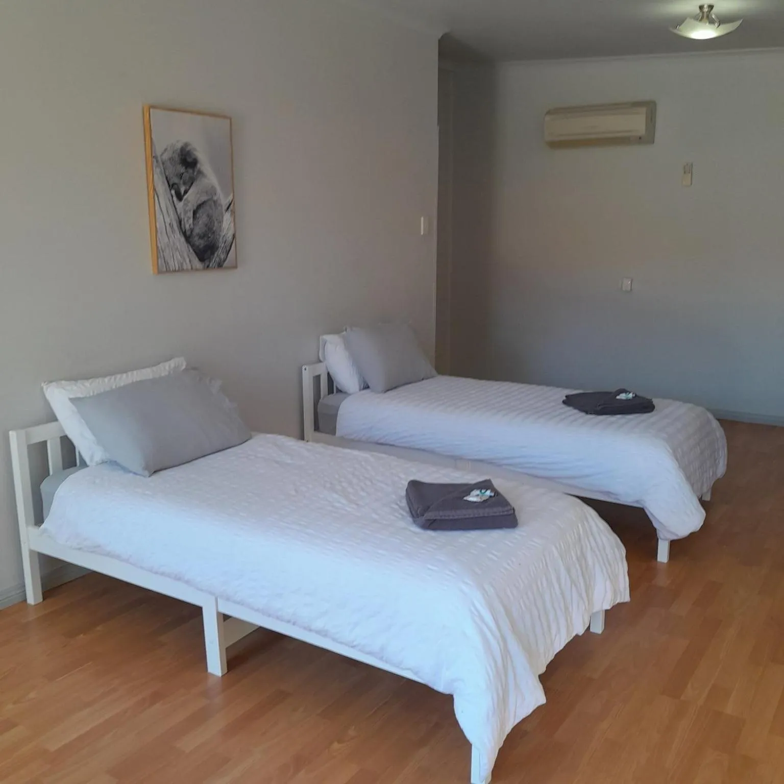 Bed in Peterborough Motel