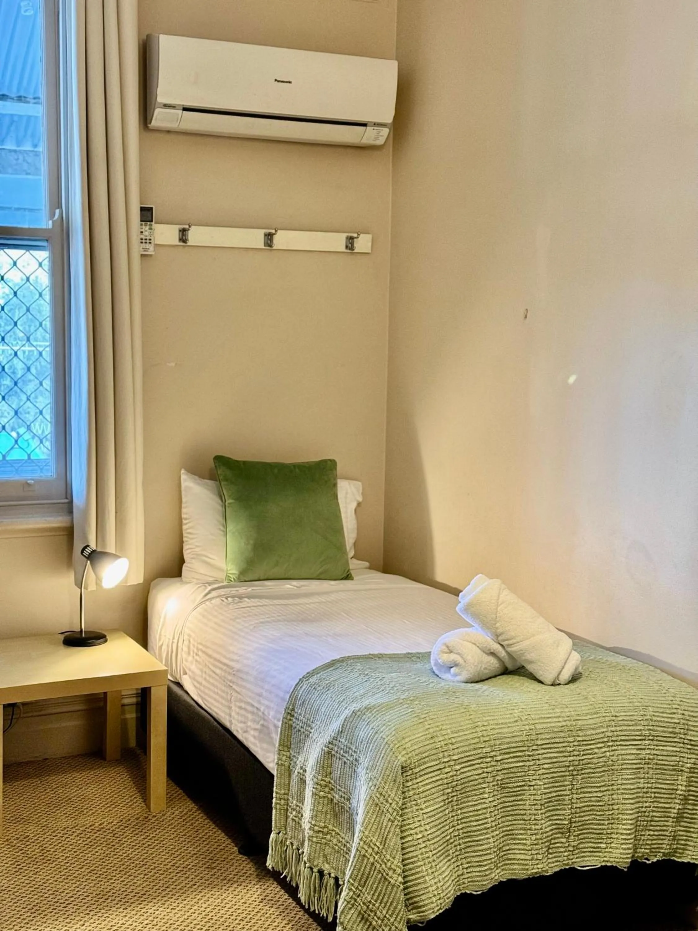 Bed in The Commercial Hotel Wallerawang