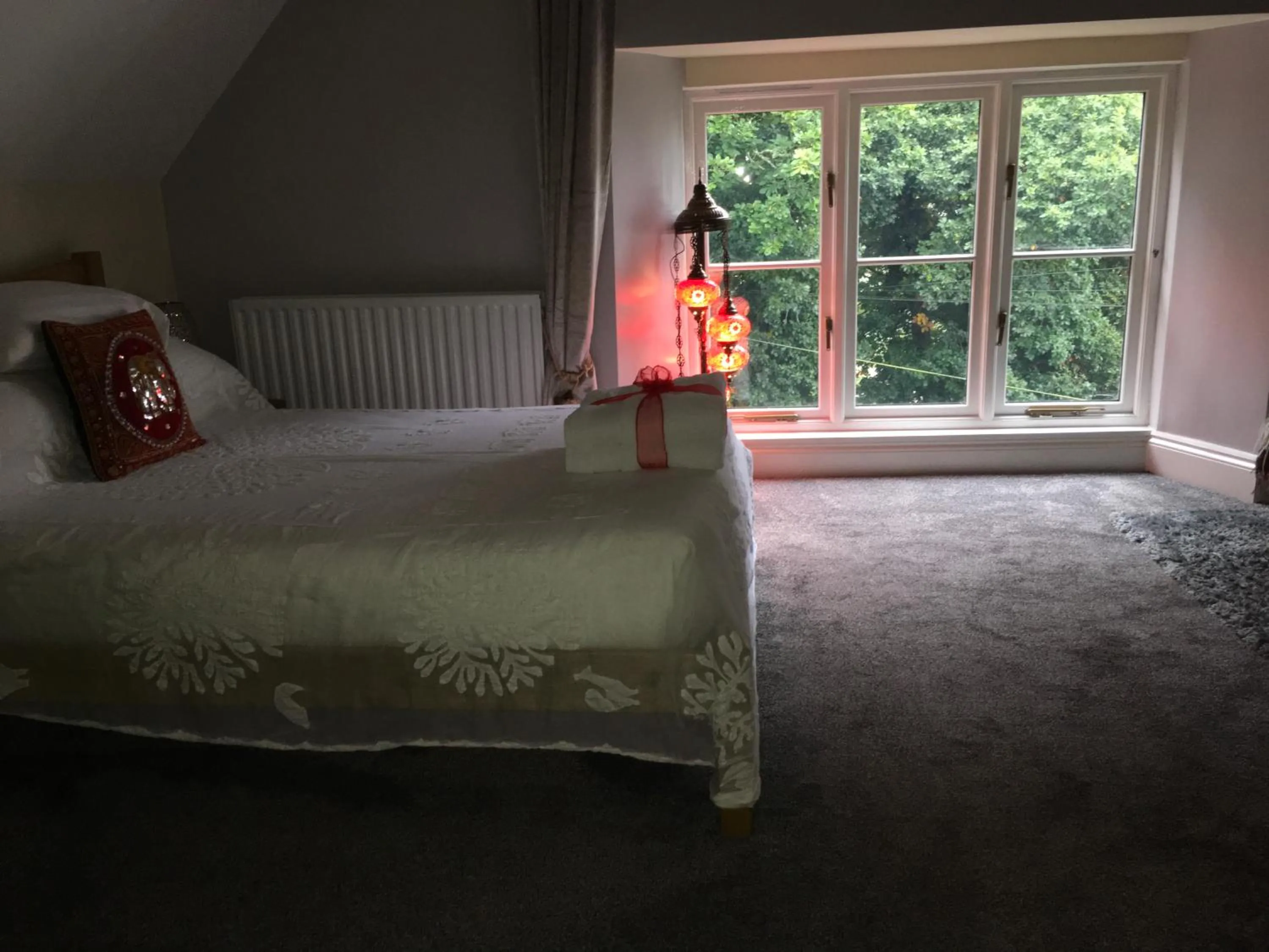 Bedroom, Bed in Cherrywood Lodge