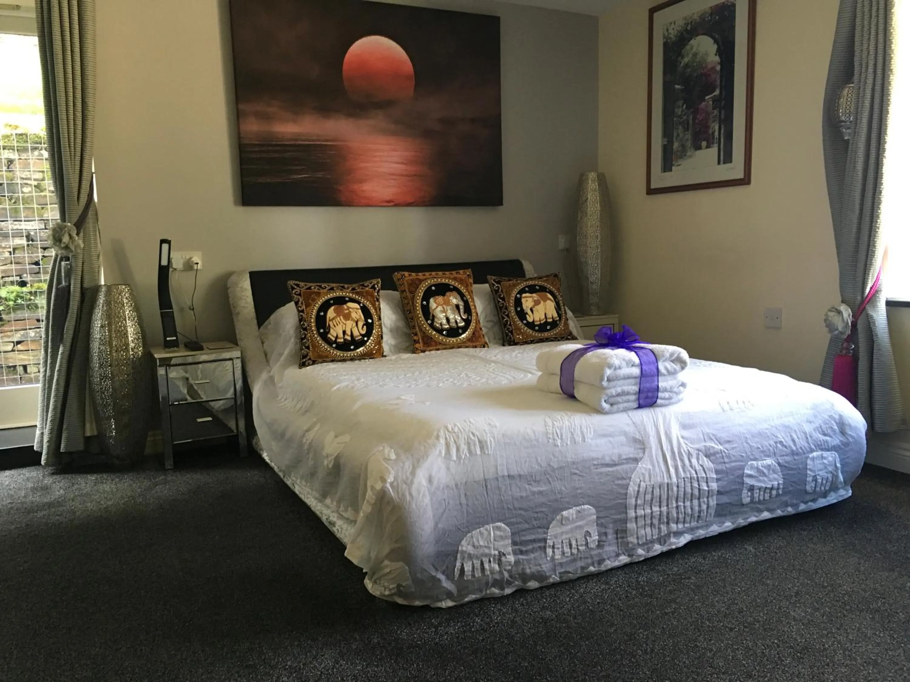 Bed in Cherrywood Lodge
