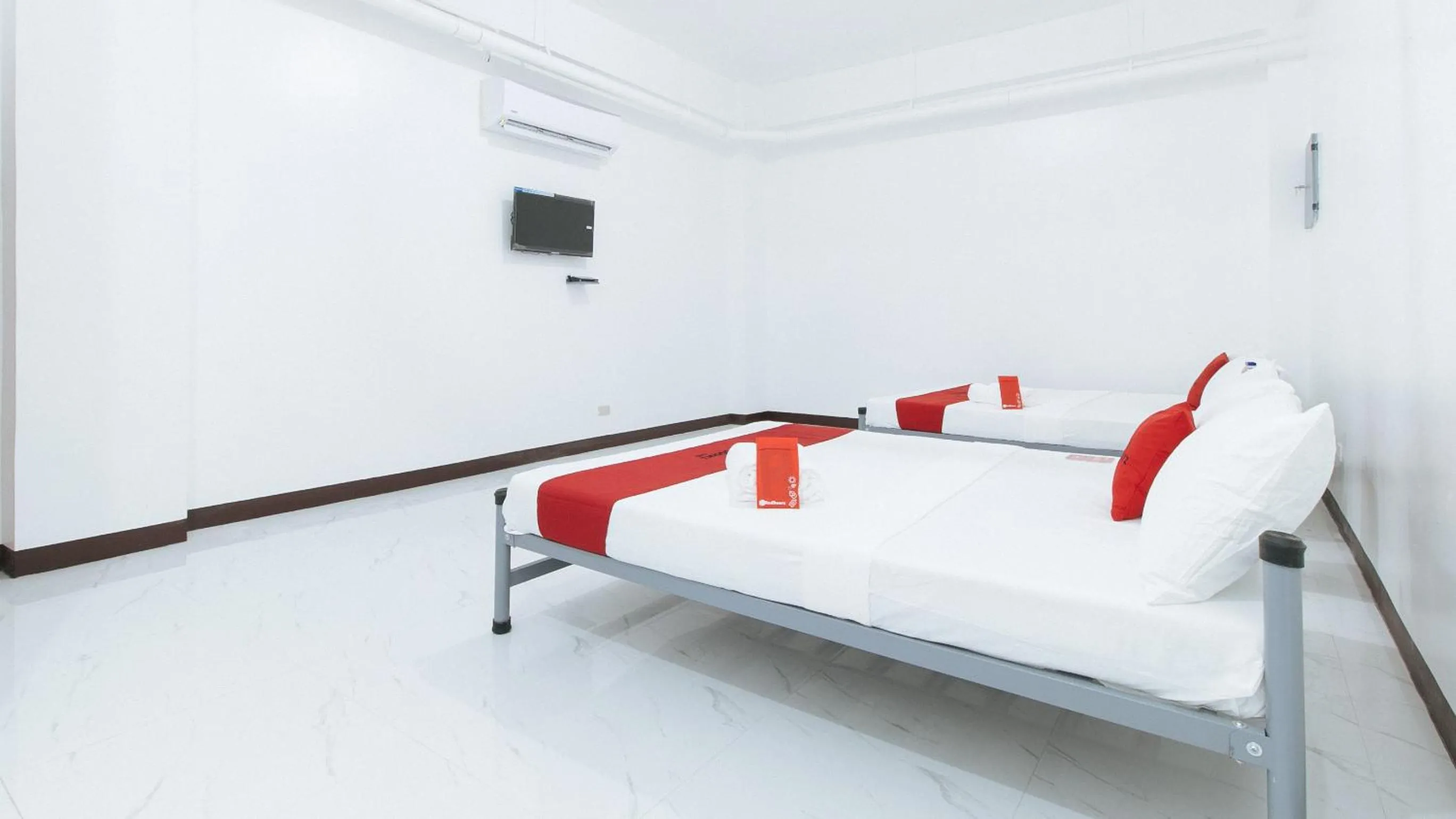 Bed in RedDoorz @ Catalina Pension House