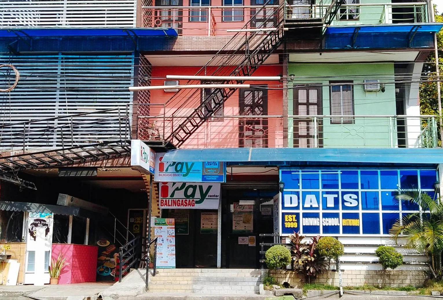 Property building in RedDoorz @ Catalina Pension House