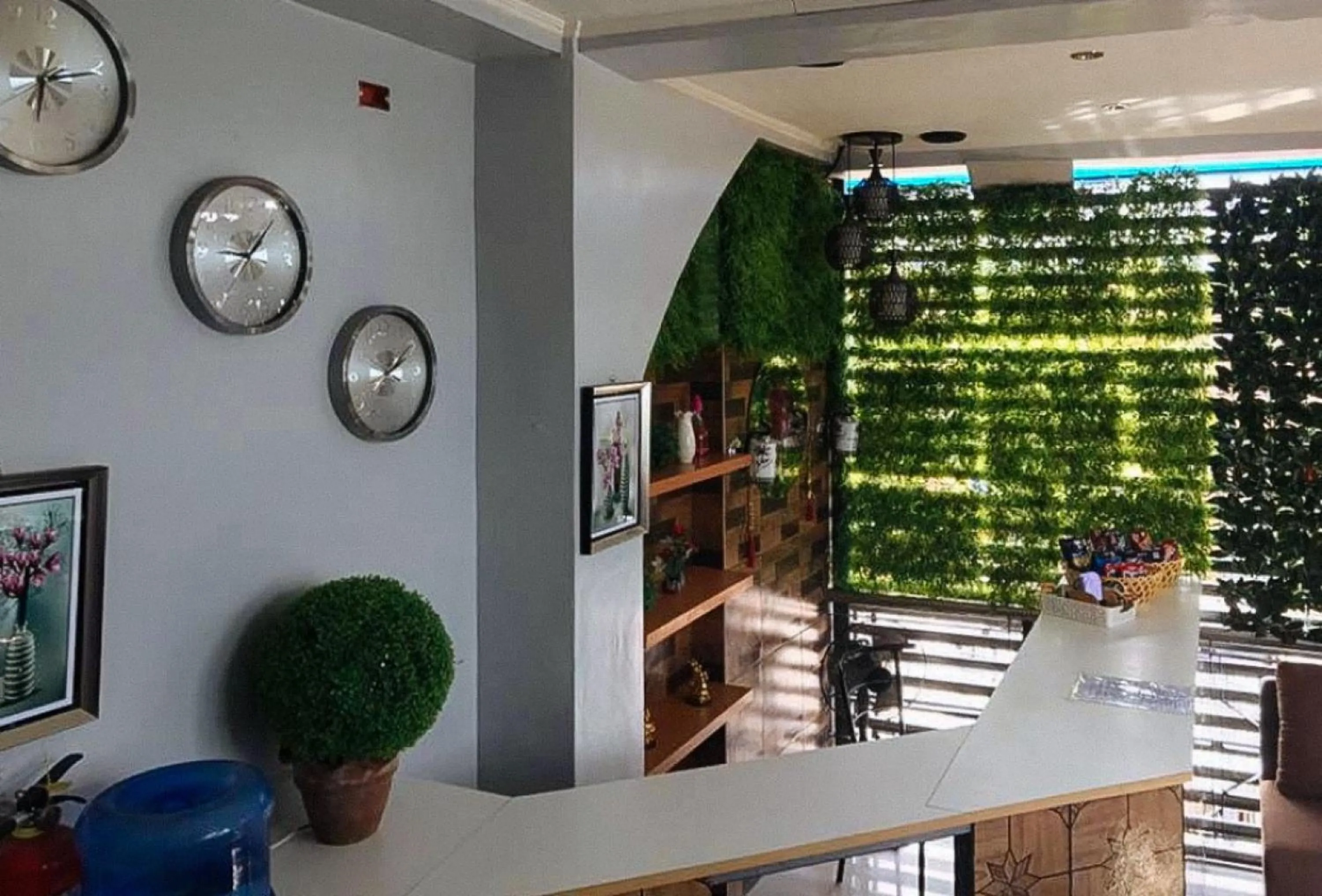 Lobby or reception in RedDoorz @ Catalina Pension House