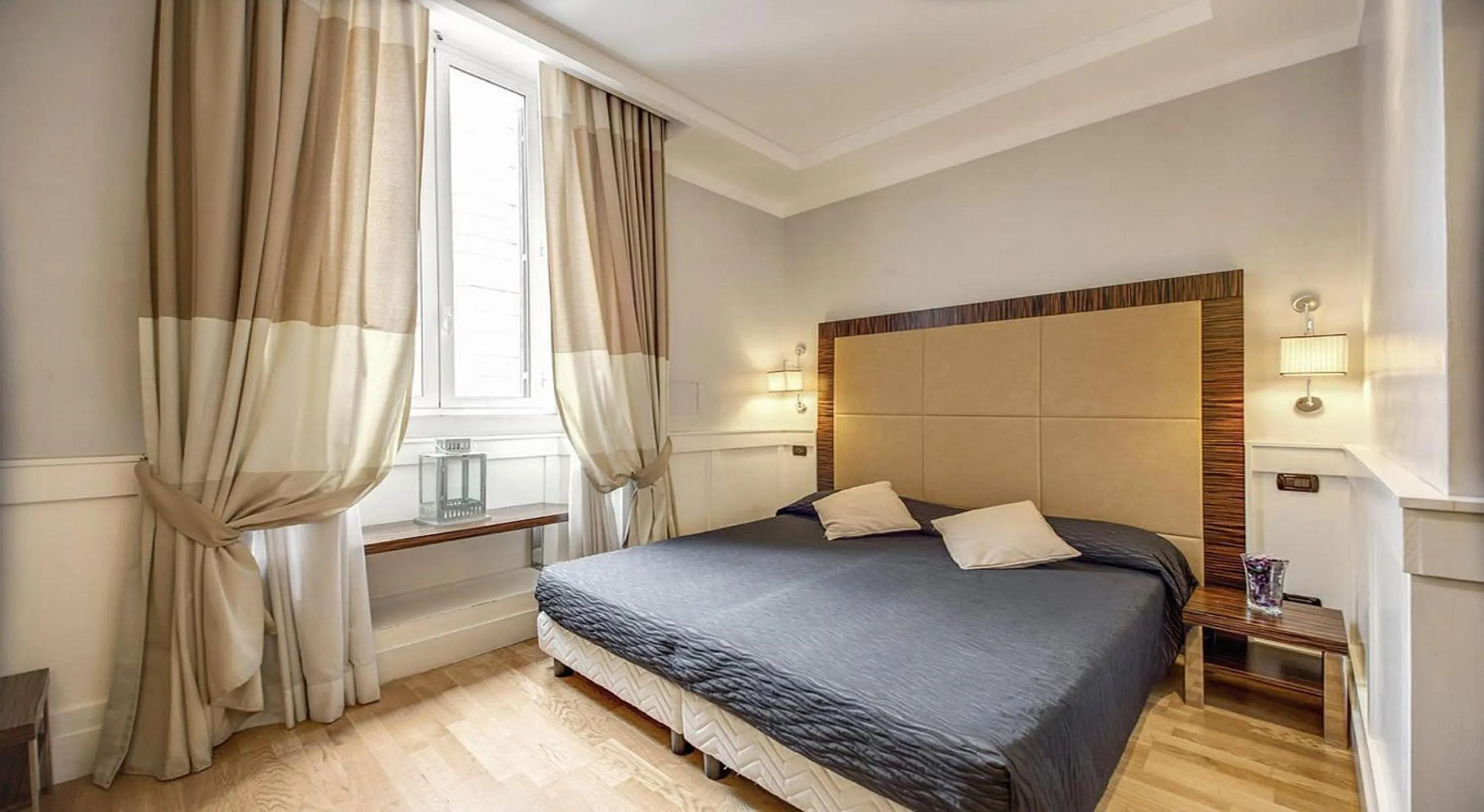 Photo of the whole room, Bed in 939 Hotel