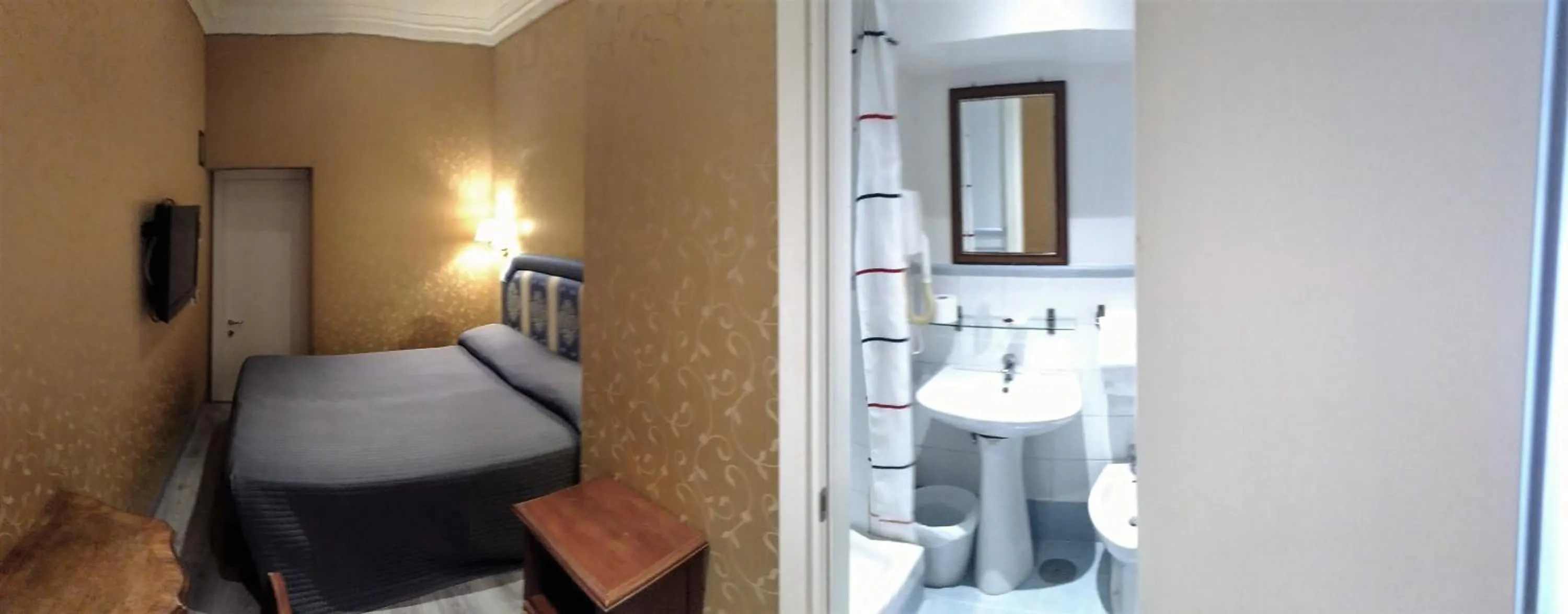 Photo of the whole room, Bed in 939 Hotel