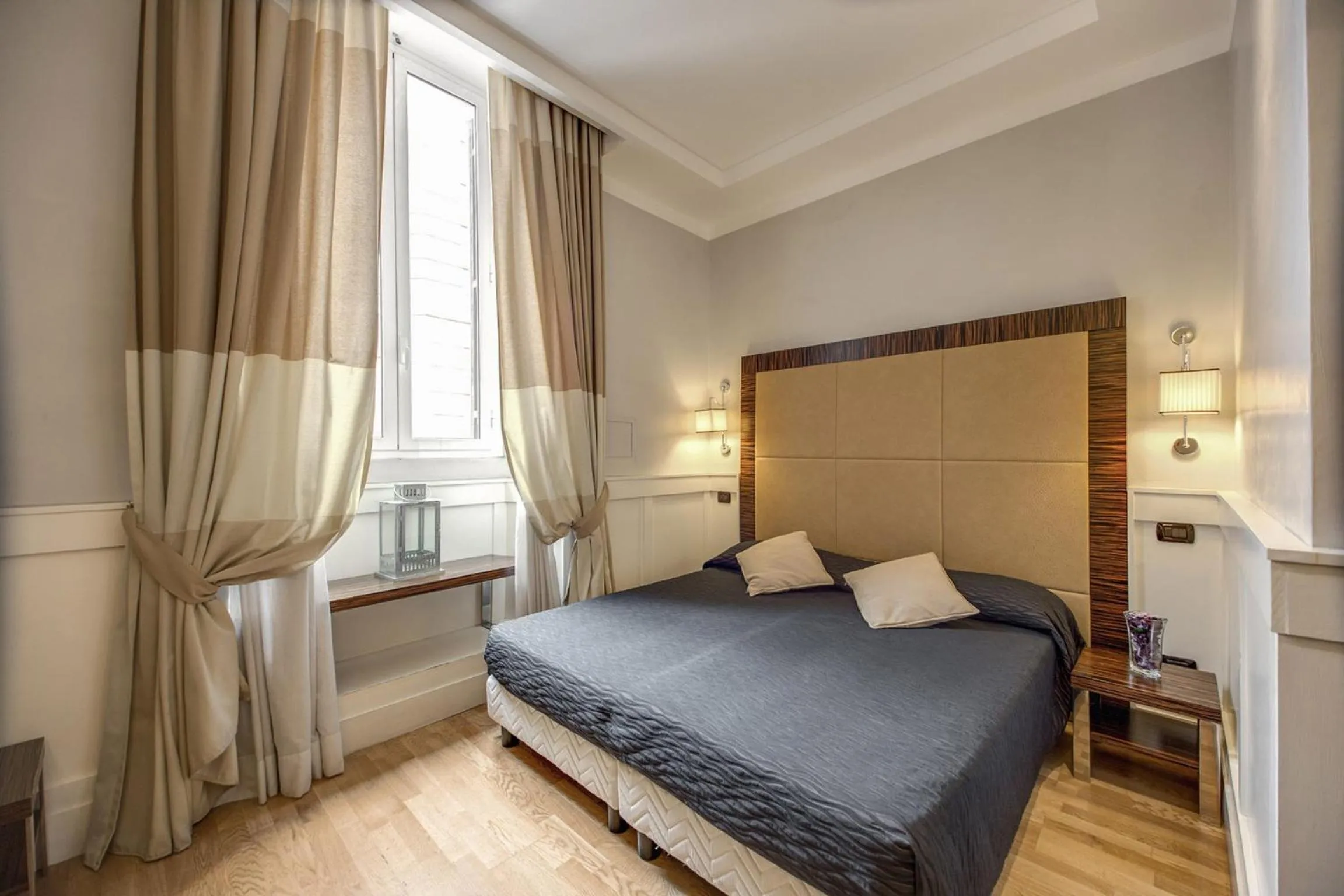 Photo of the whole room, Bed in 939 Hotel