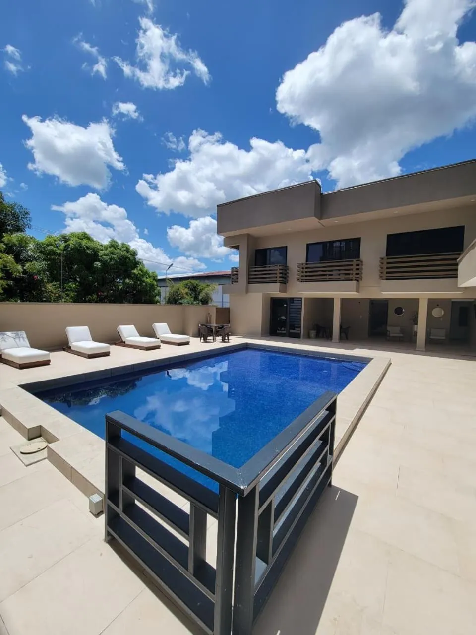 Swimming pool in Empire Apartments Su 1 Celinastraat