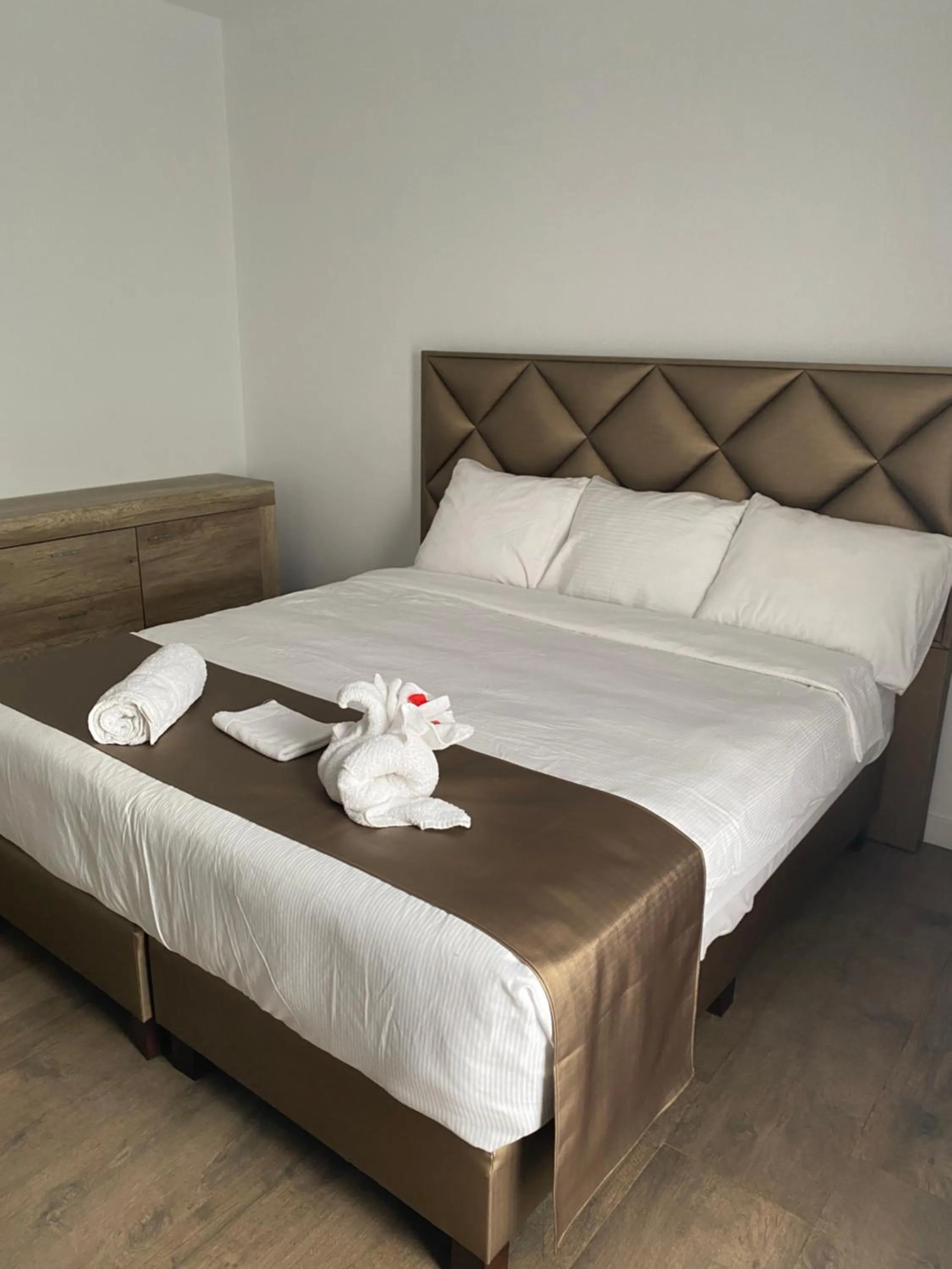 Bed in Empire Apartments Su 1 Celinastraat