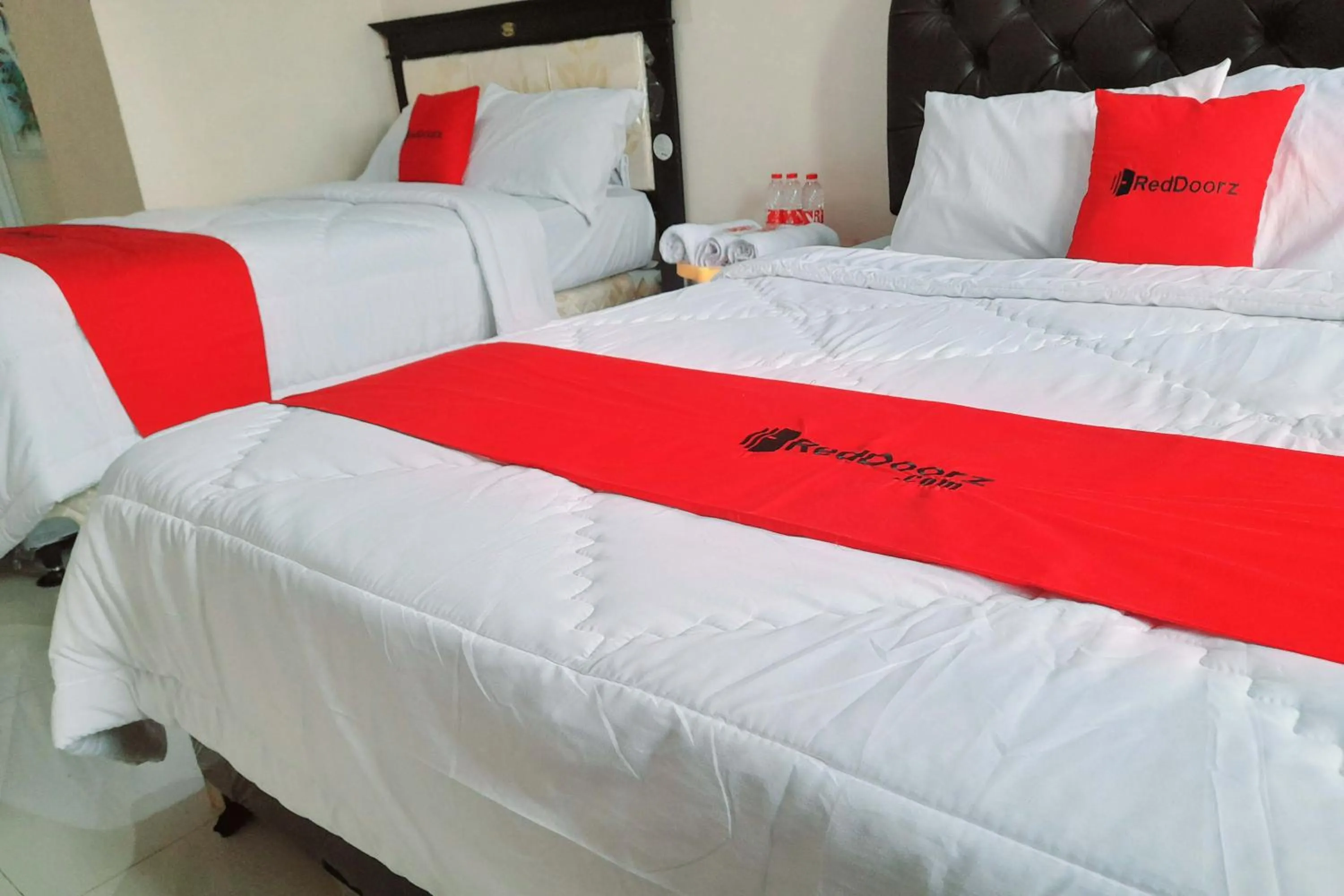 Bedroom, Bed in RedDoorz Syariah near Komplek Candi Arjuna Dieng 2