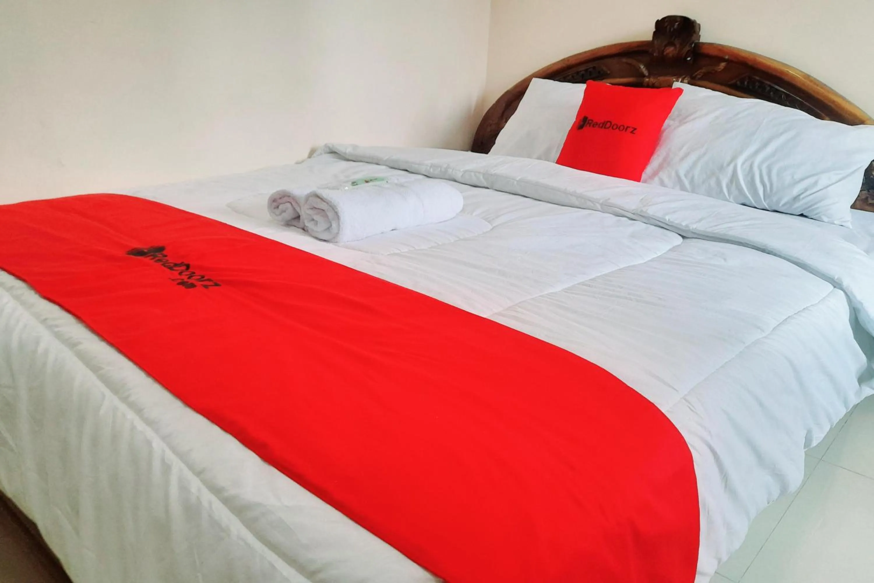 Bedroom, Bed in RedDoorz Syariah near Komplek Candi Arjuna Dieng 2