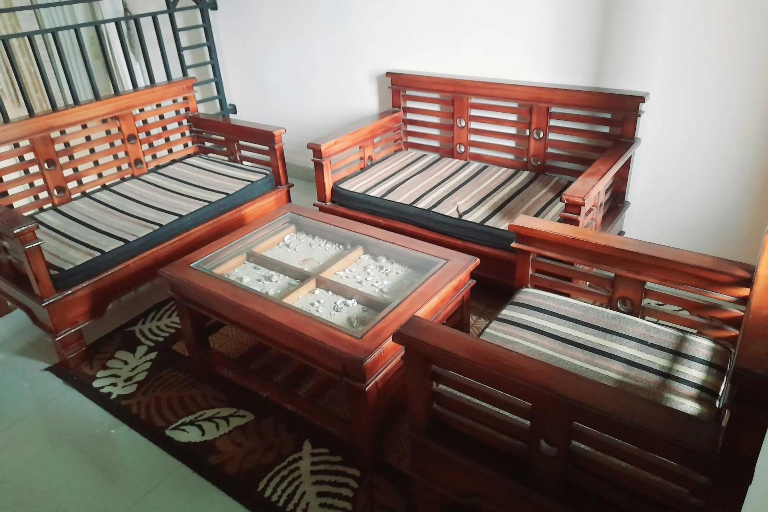 Living room, Bed in RedDoorz Syariah near Komplek Candi Arjuna Dieng 2