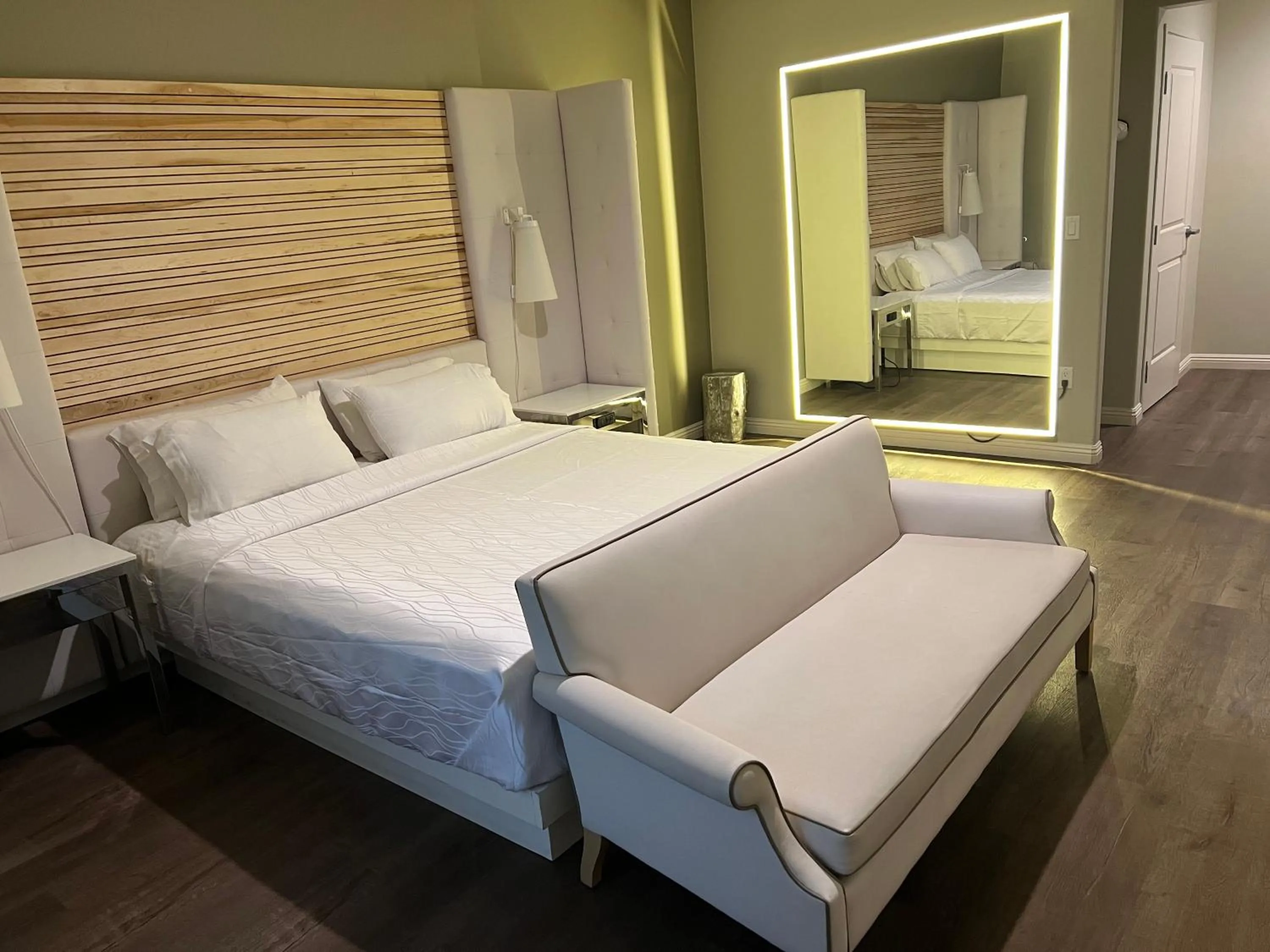 Bedroom, Bed in ASPIRE INN & SUITES Orange