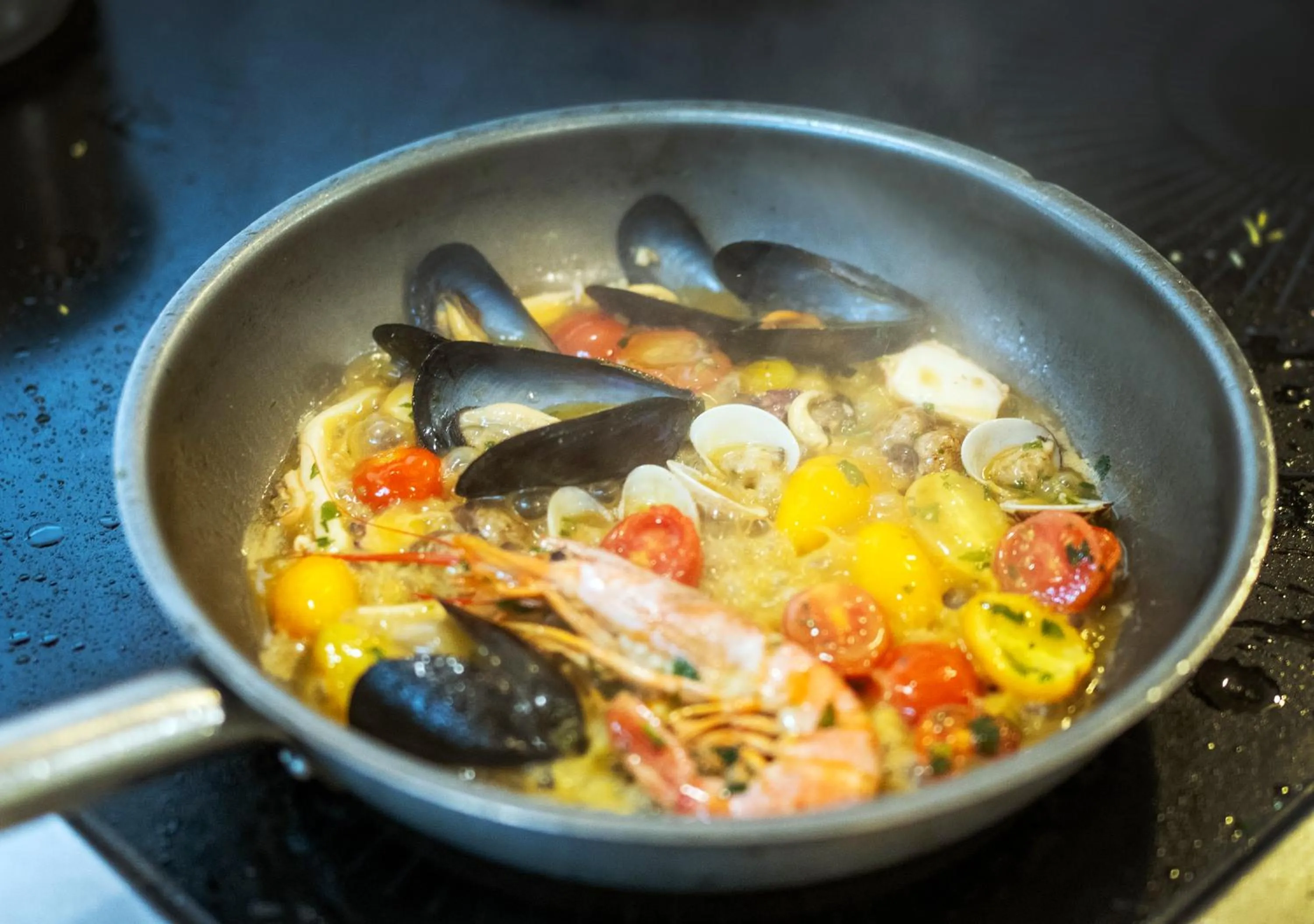 Restaurant/places to eat in Hotel Posa Posa