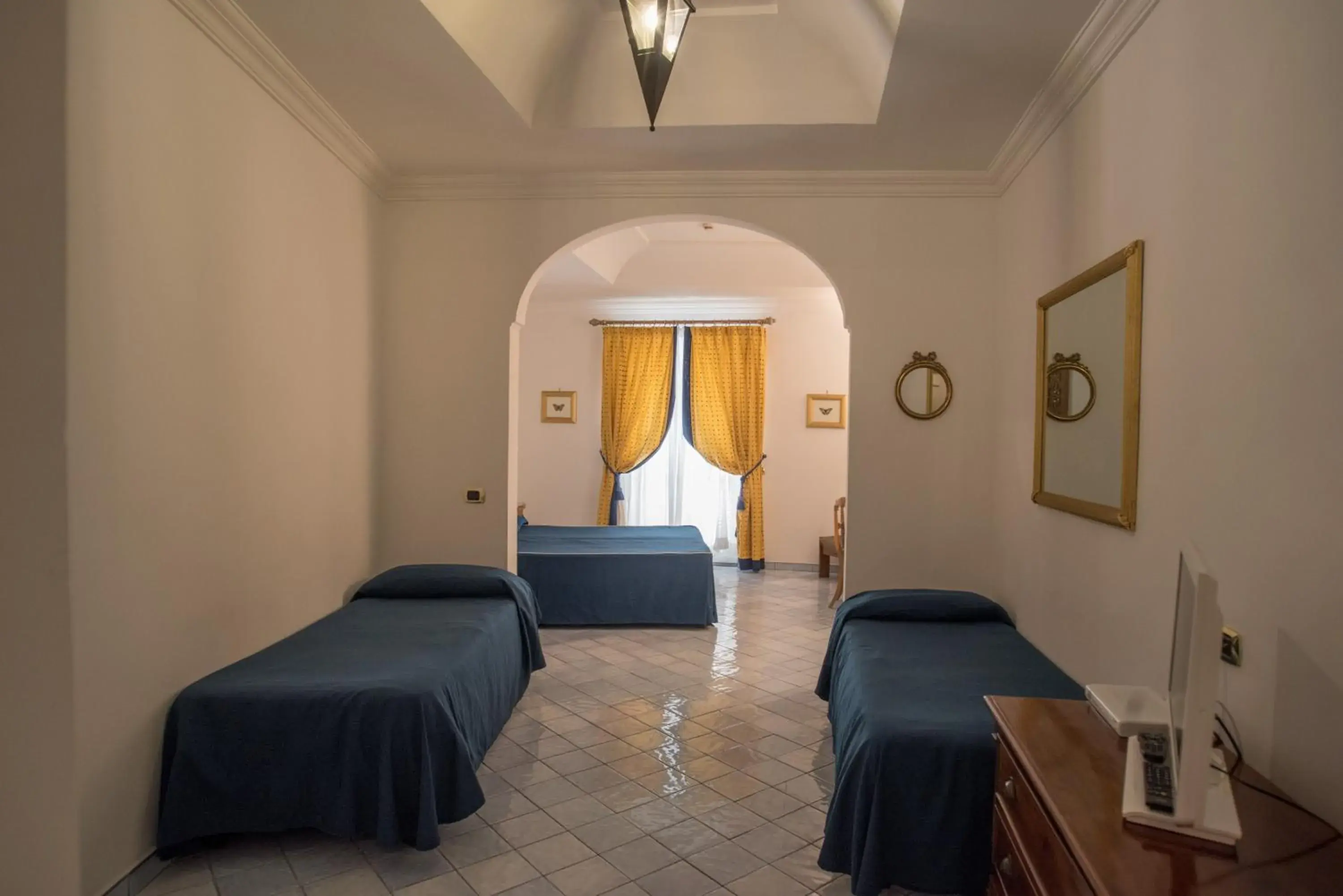 Deluxe Quadruple Room with Partial Sea View in Hotel Posa Posa Deluxe Quadruple Room with Partial Sea View in Hotel Posa Posa