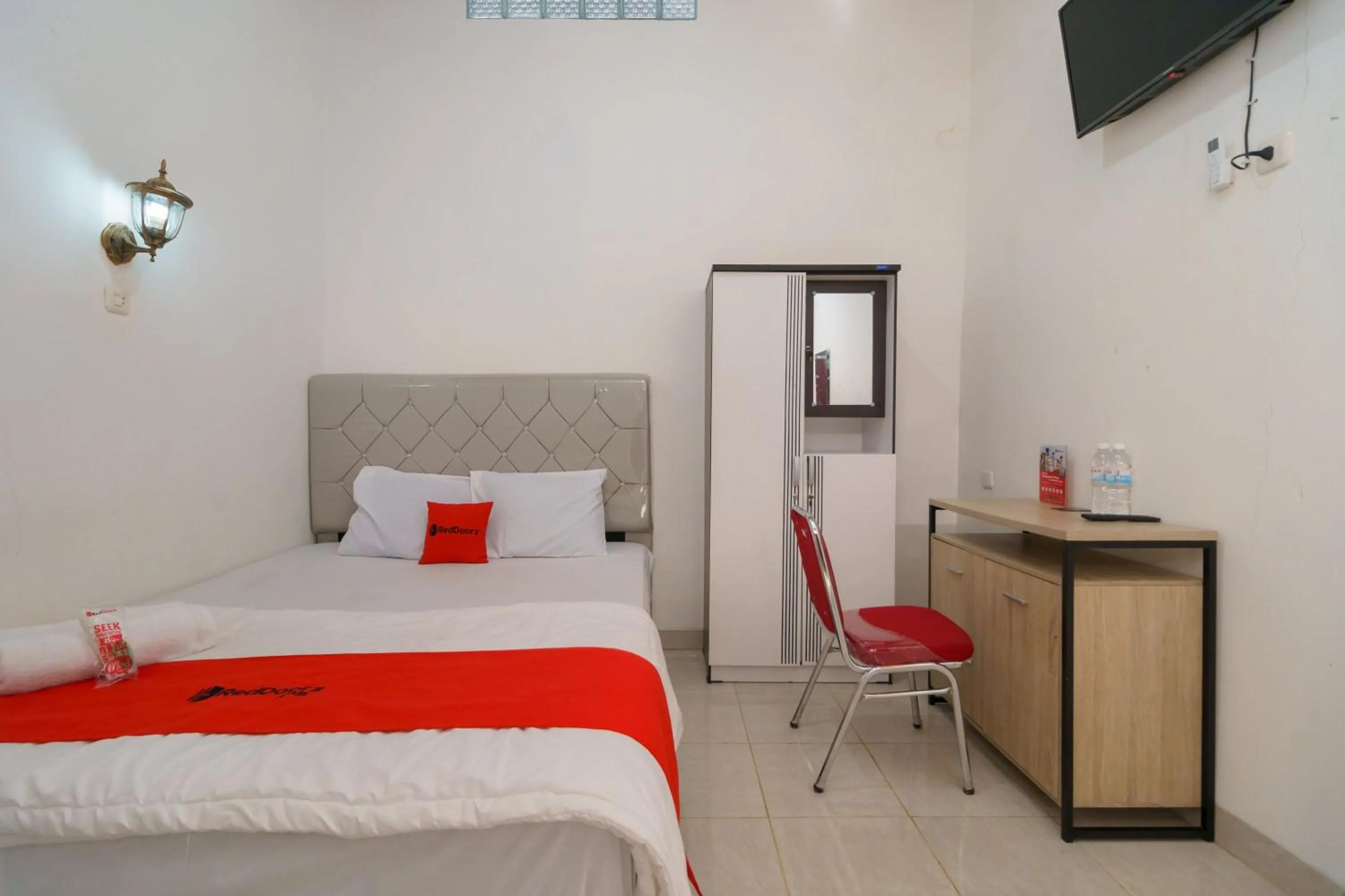 Bedroom, Bed in RedDoorz @ Jalan Sultan Agung Lampung