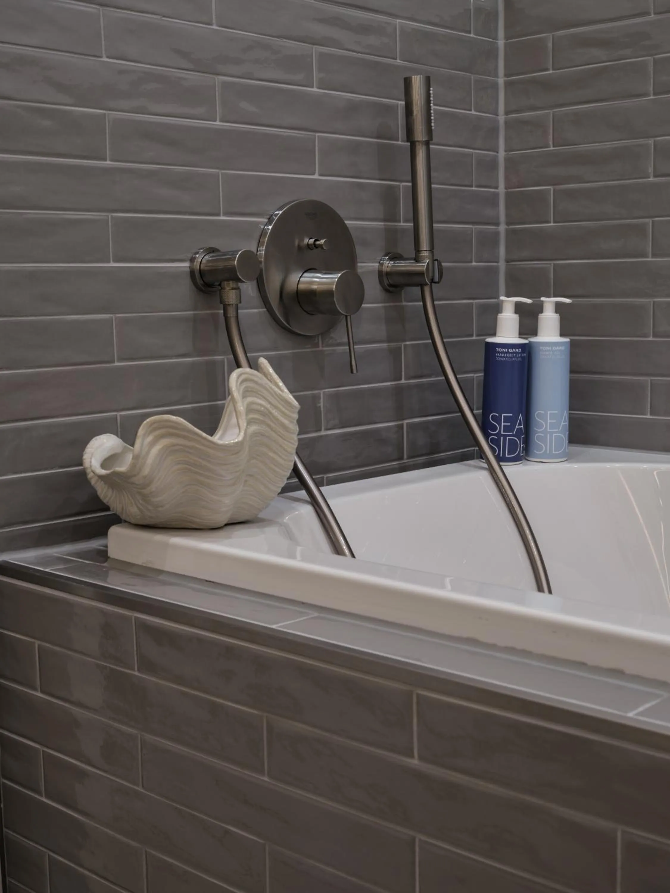 Bathroom in the breeze