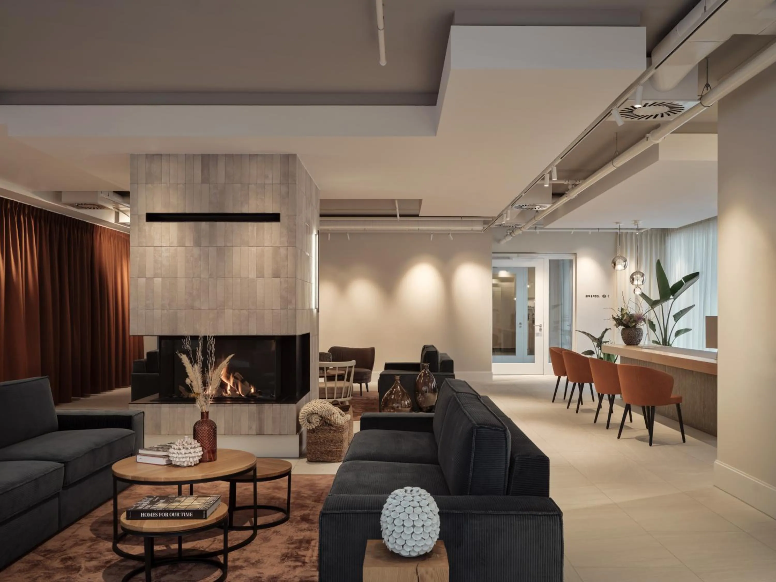 Lobby or reception in the breeze