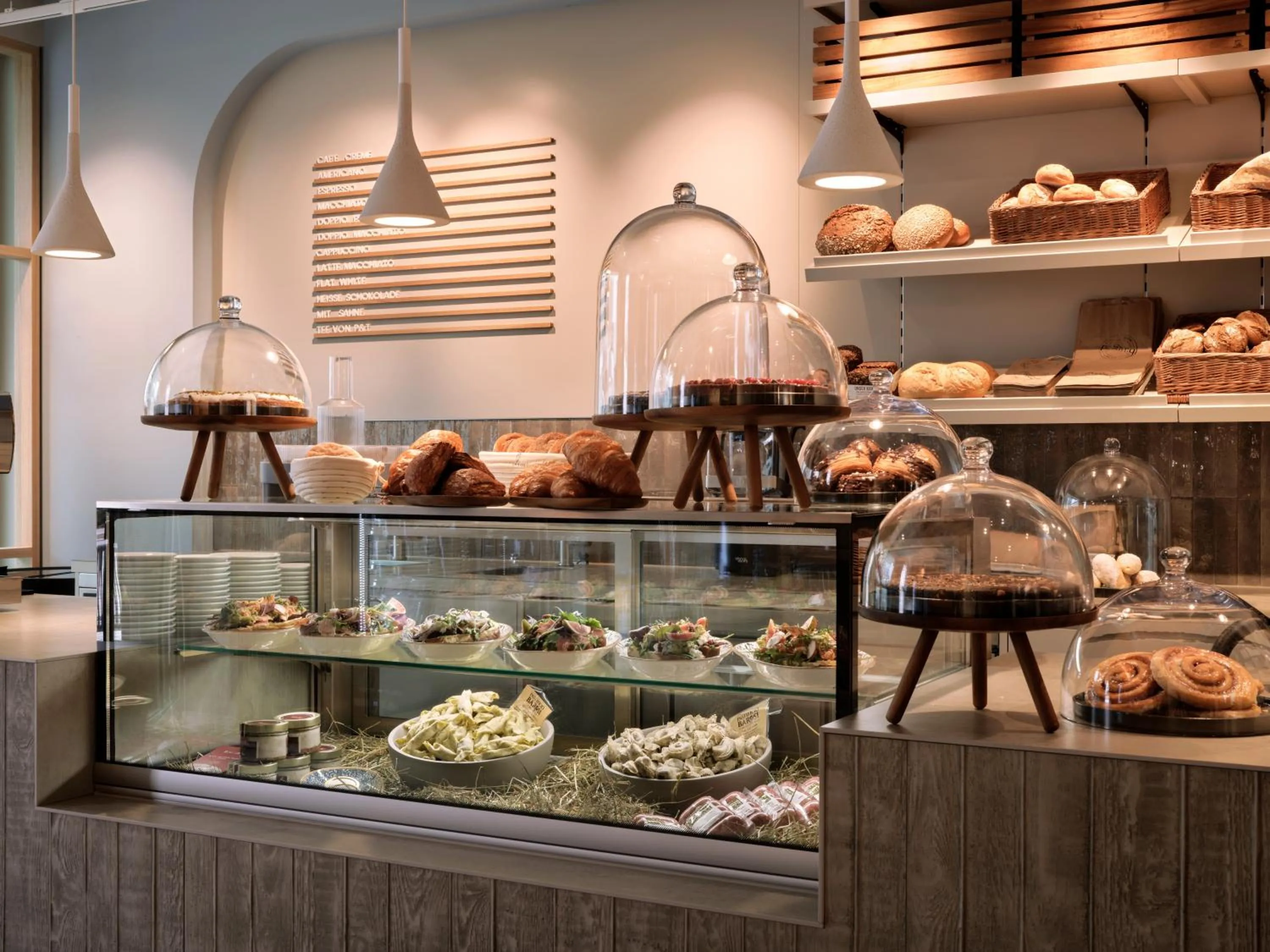 Supermarket/grocery shop in the breeze