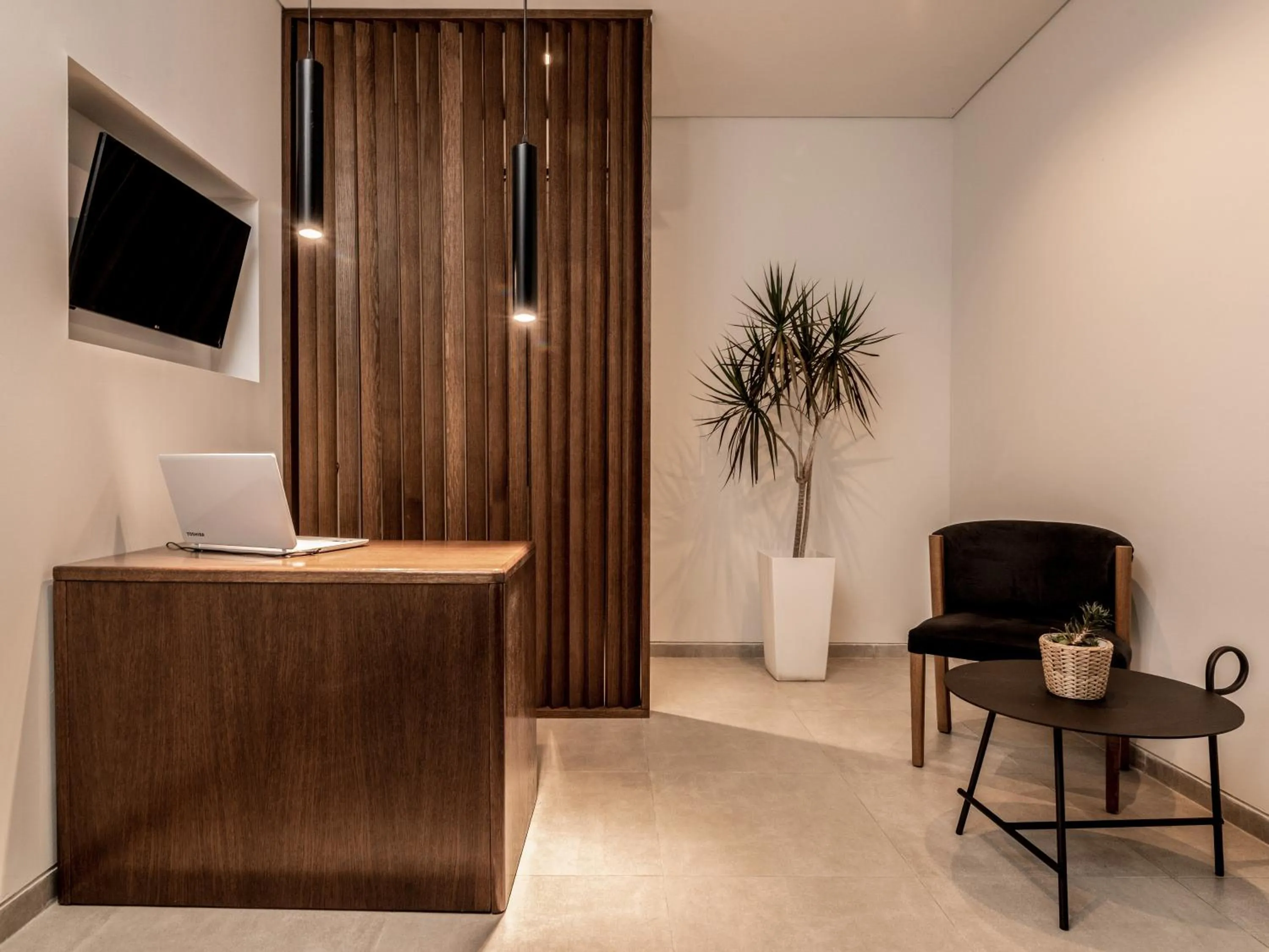 TV and multimedia in New Beach Hotel