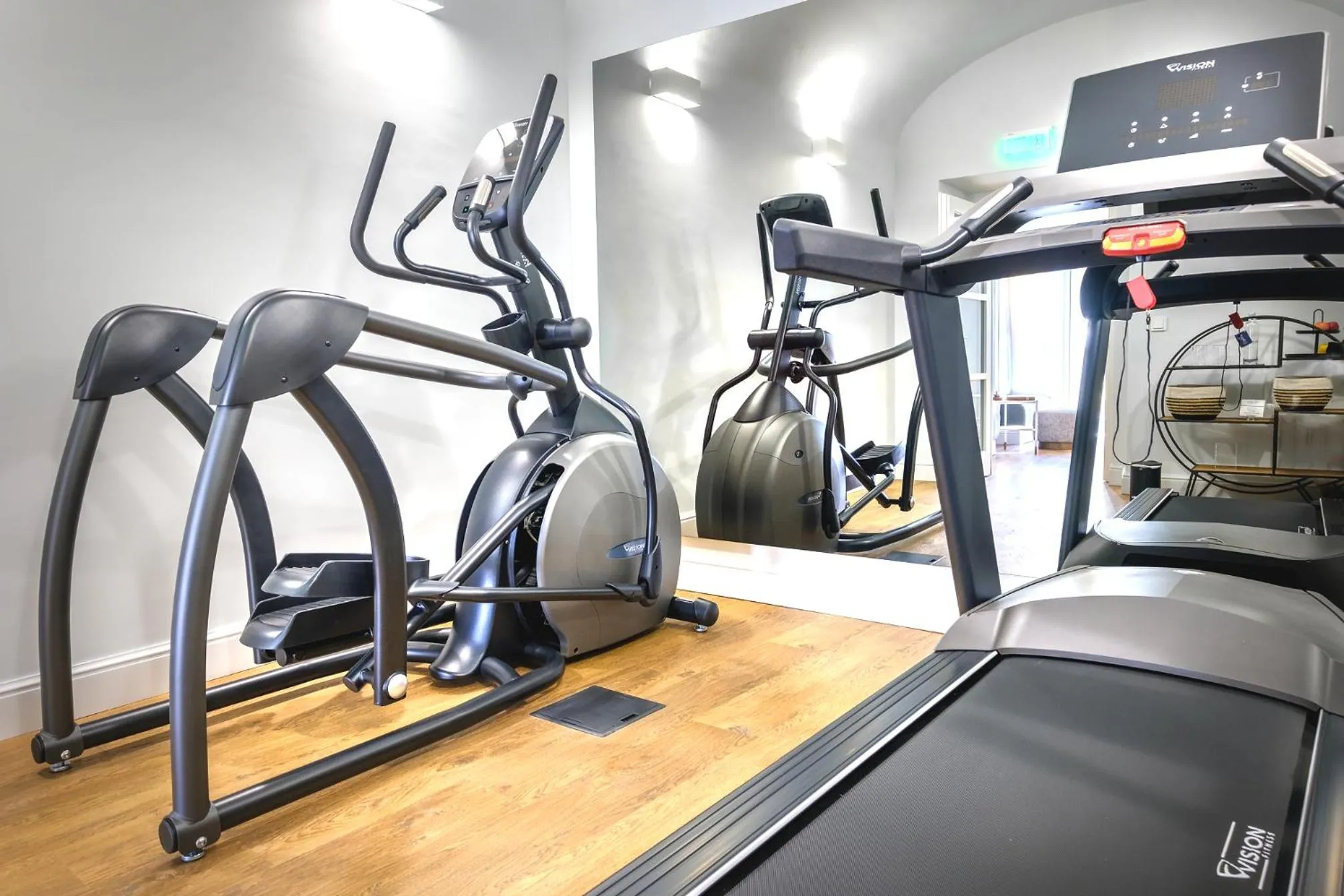 Fitness centre/facilities in MouraSuites Hotel
