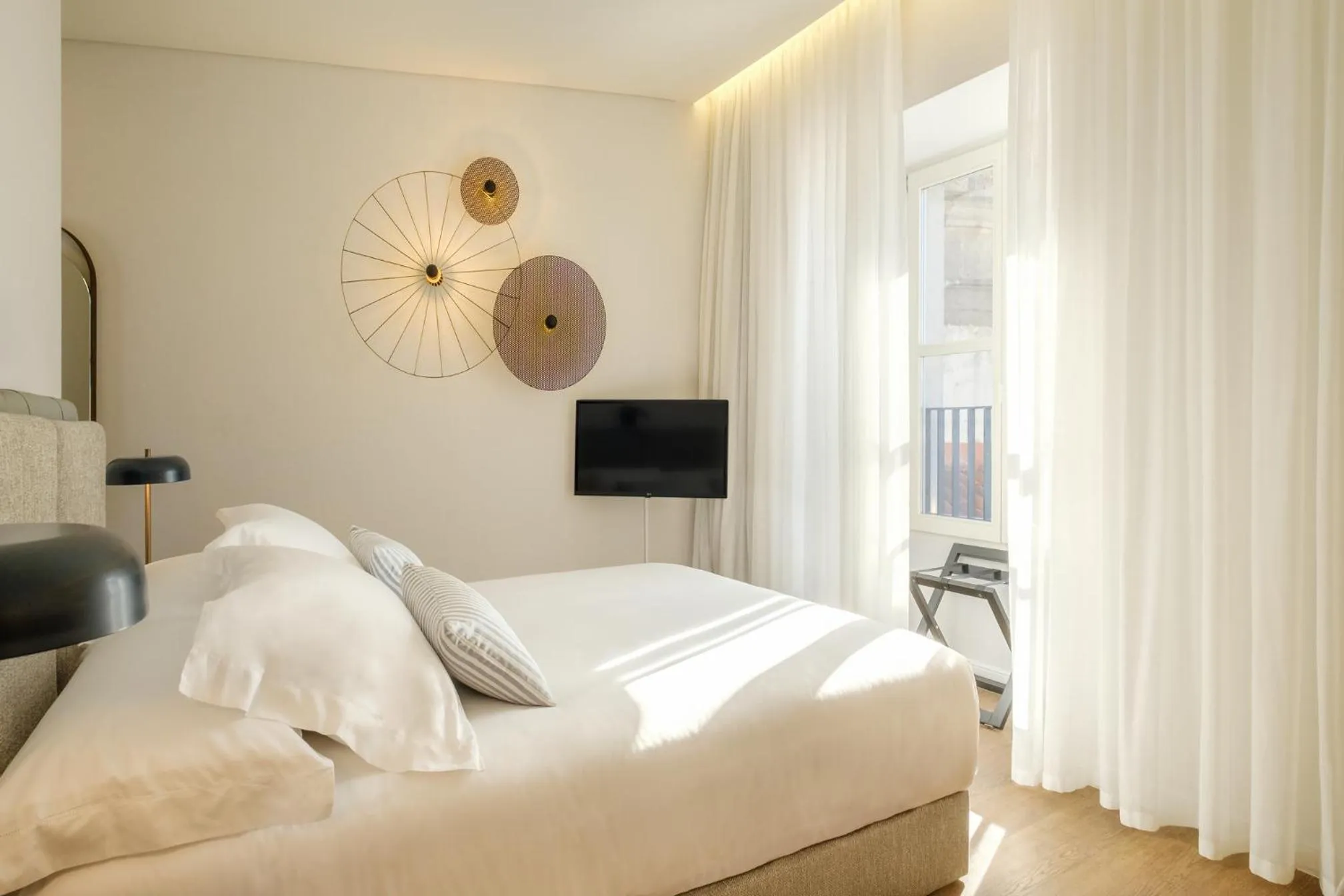 Bedroom, Bed in MouraSuites Hotel