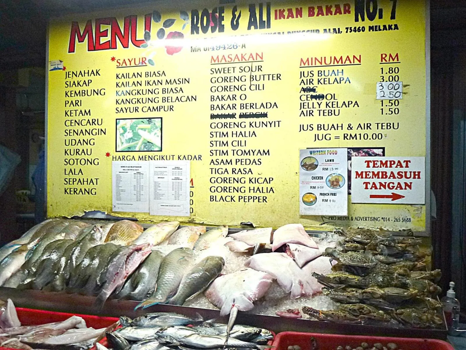 Food and drinks in Pax6+2 Melaka Famous Homestay Klebang Homefeel