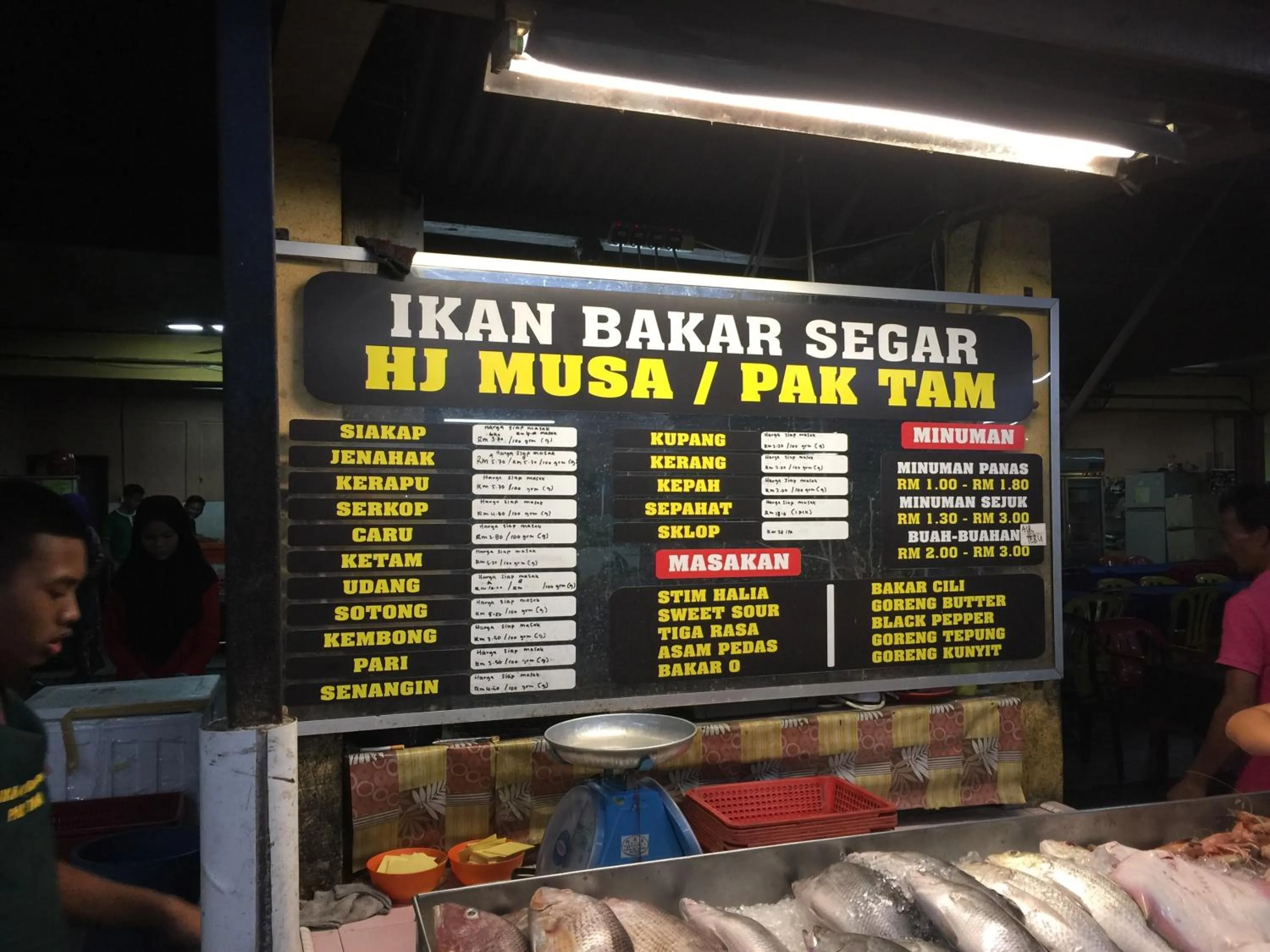 Dinner in Pax6+2 Melaka Famous Homestay Klebang Homefeel