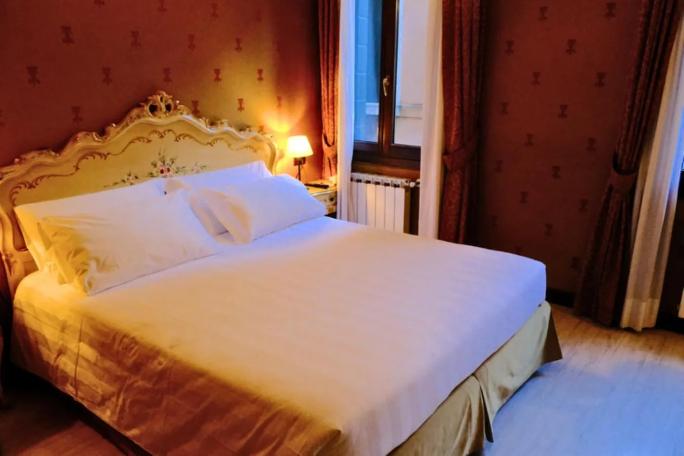 Bed in H O T E L S A N G A L L O l