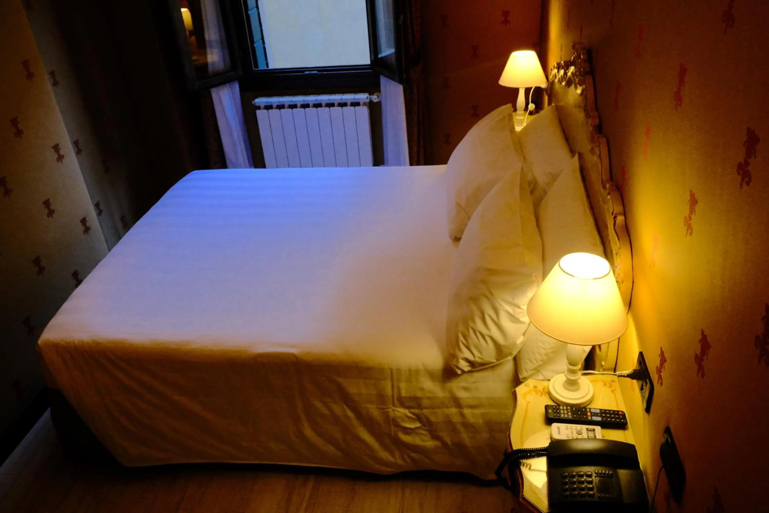 Bed in H O T E L S A N G A L L O l