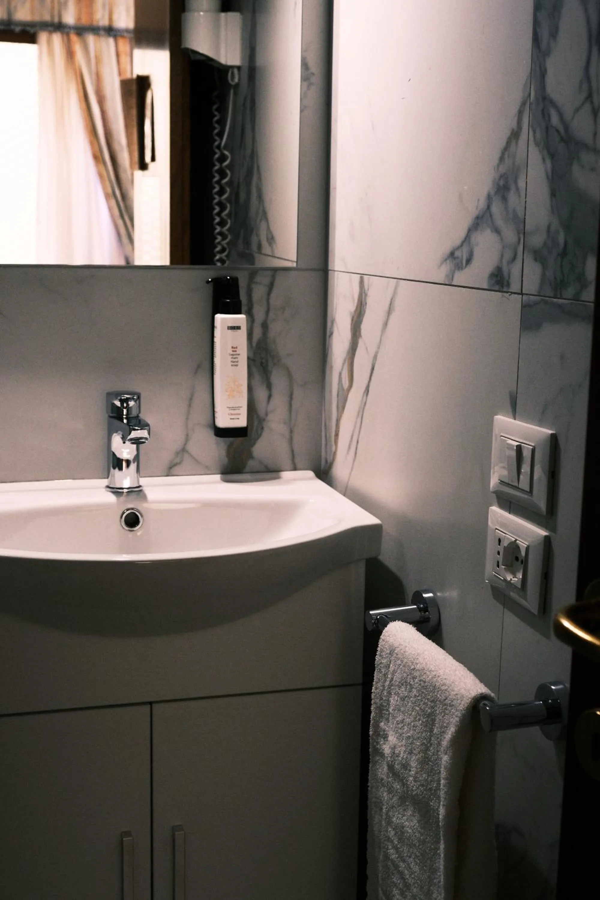 Bathroom in H O T E L S A N G A L L O l