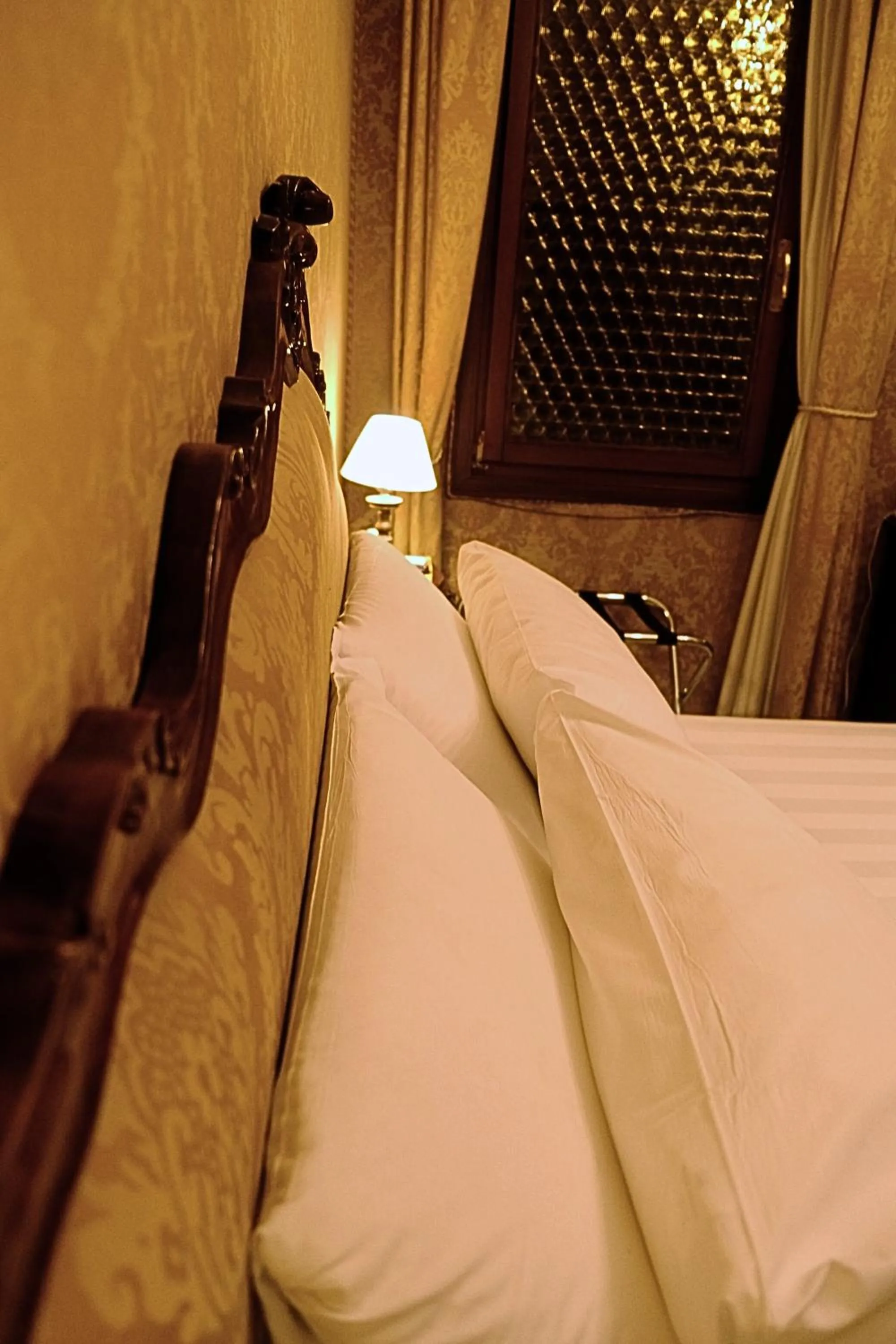 Bed in H O T E L S A N G A L L O l