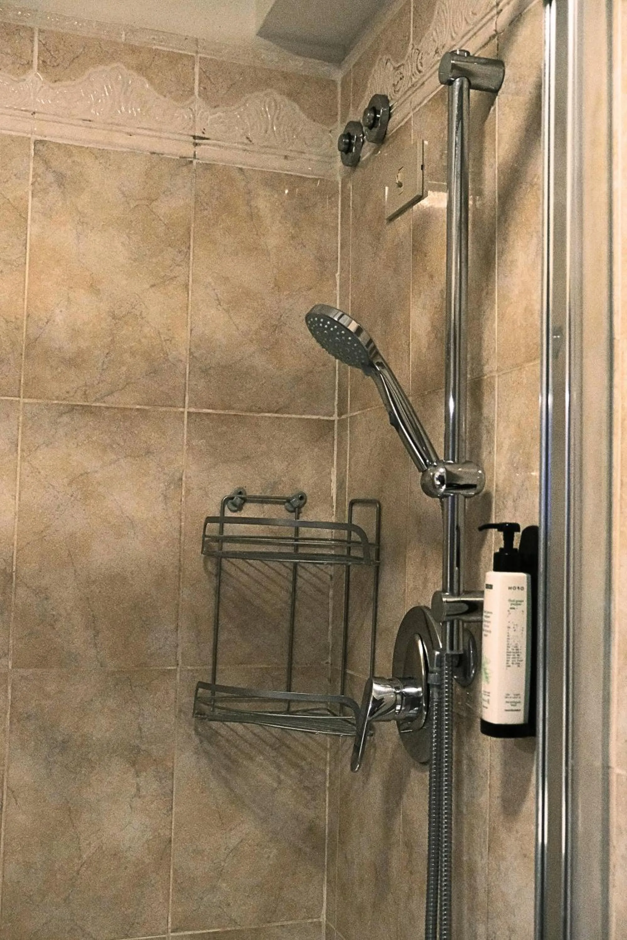 Shower in H O T E L S A N G A L L O l