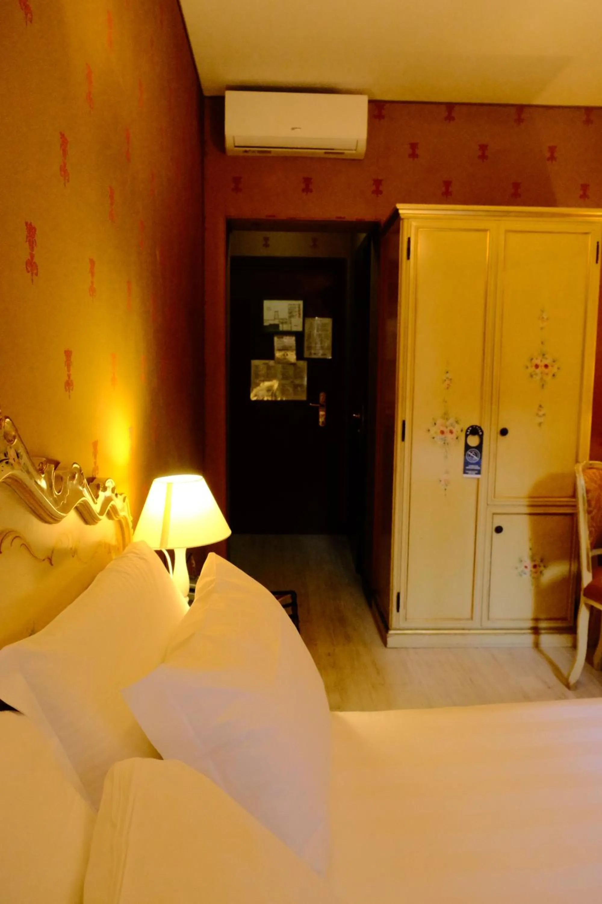 Photo of the whole room, Bed in H O T E L S A N G A L L O l