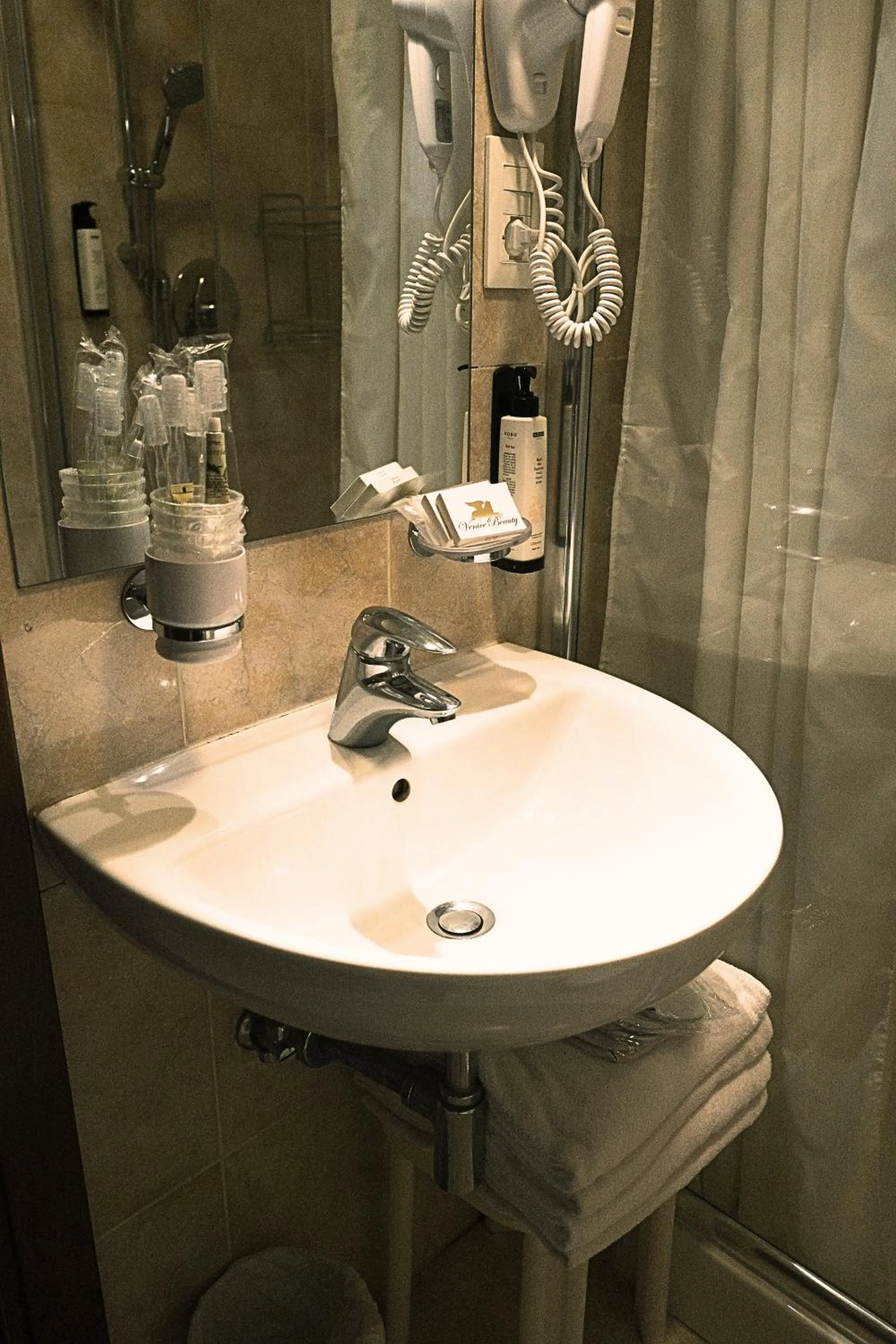 Bathroom in H O T E L S A N G A L L O l