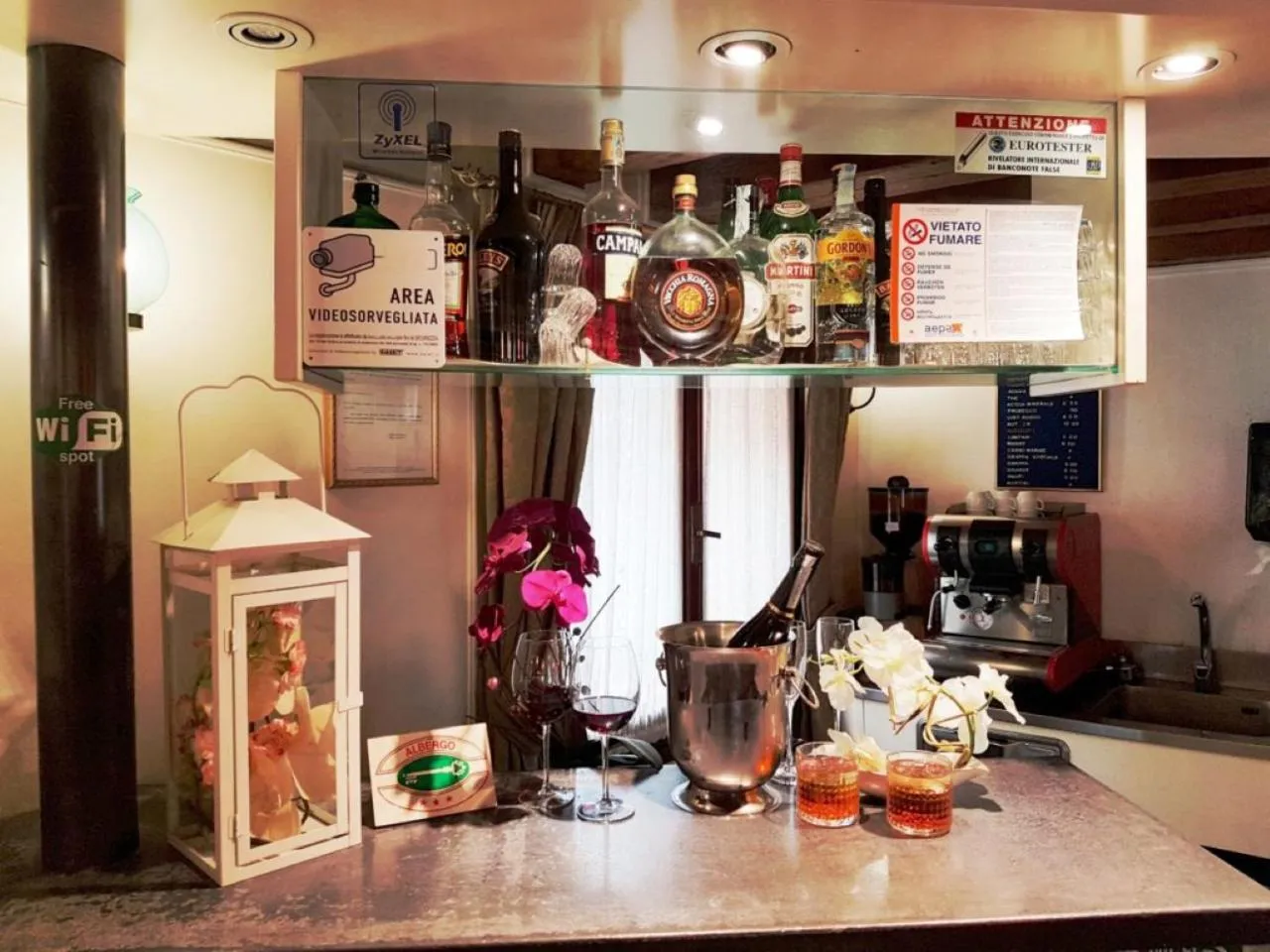 Drinks in H O T E L S A N G A L L O l