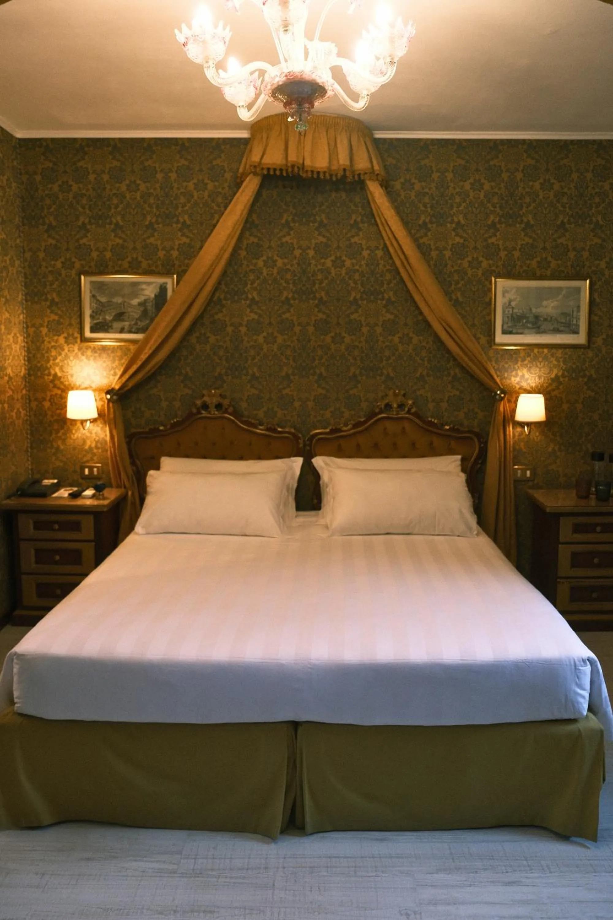 Photo of the whole room, Bed in H O T E L S A N G A L L O l