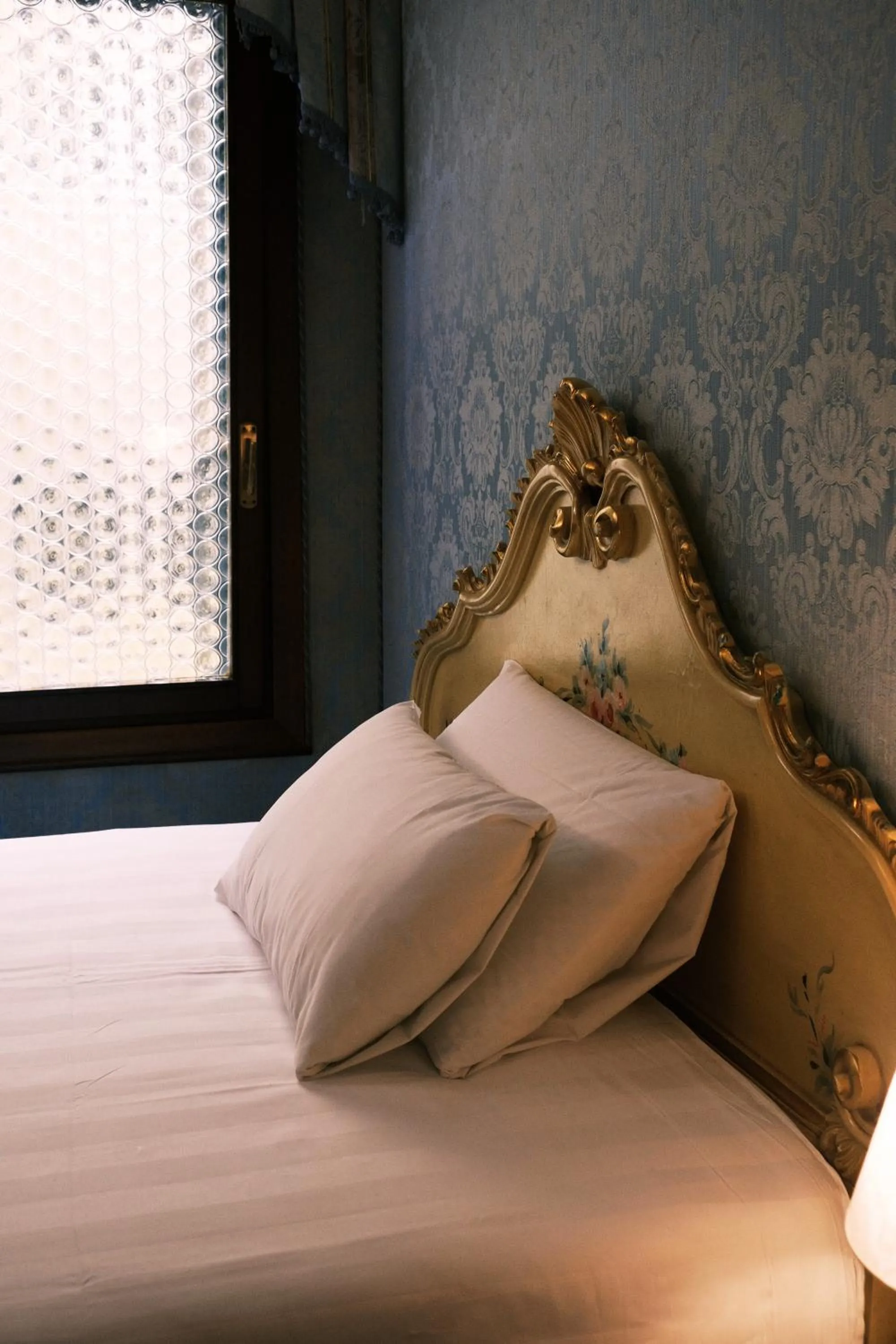 Bed in H O T E L S A N G A L L O l