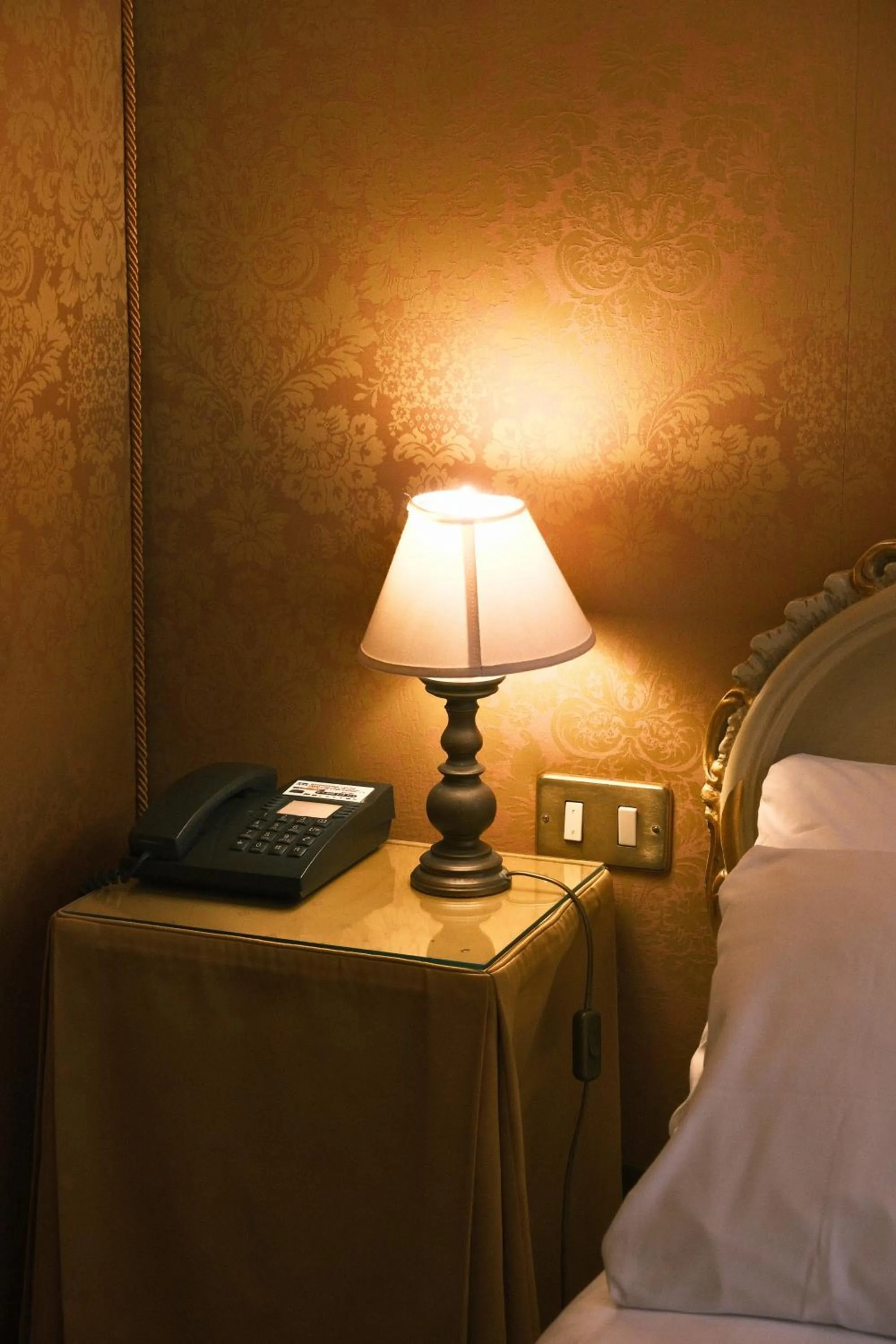 Decorative detail, Bed in H O T E L S A N G A L L O l